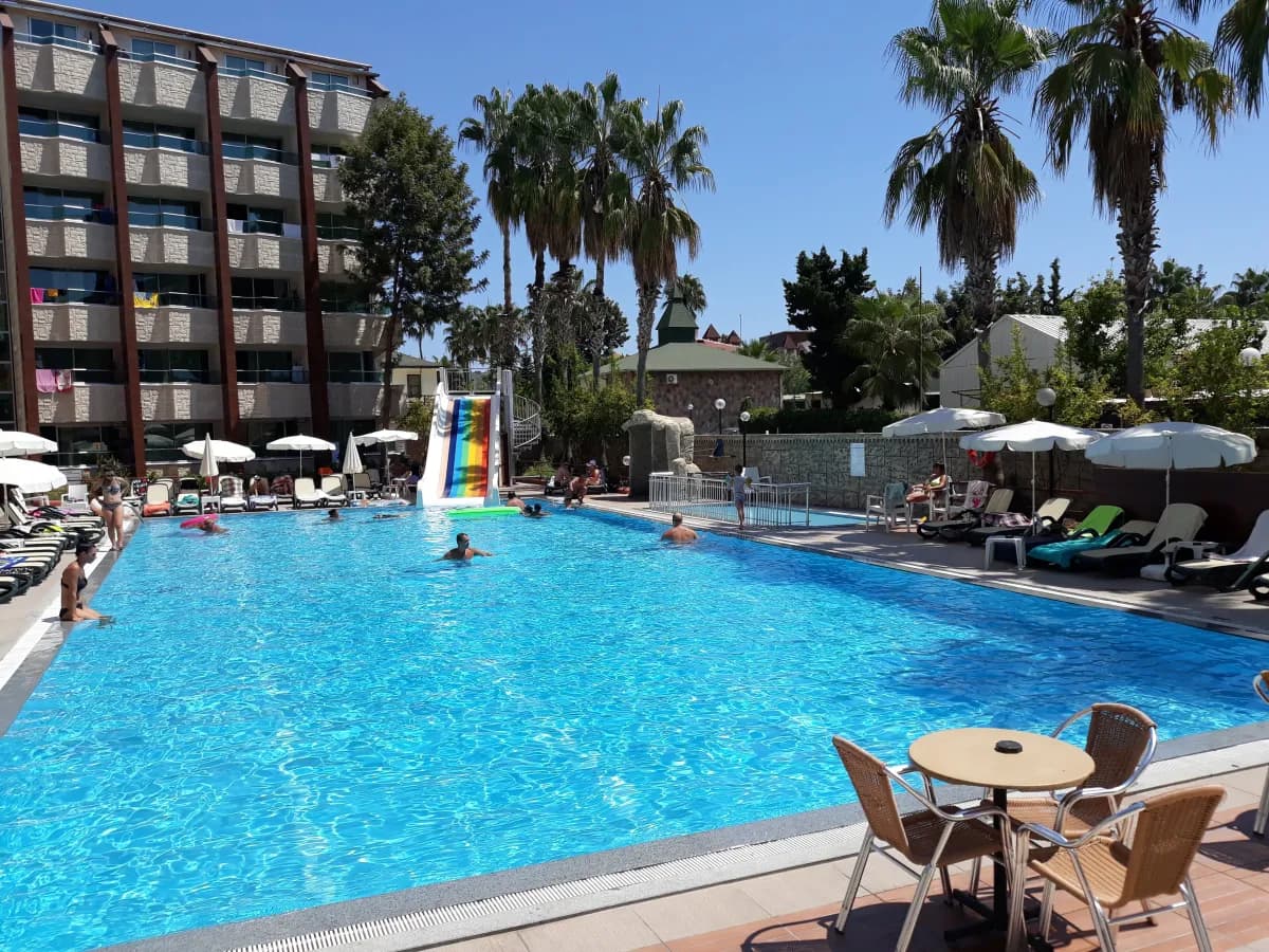 Club Tess Hotel - photo 5