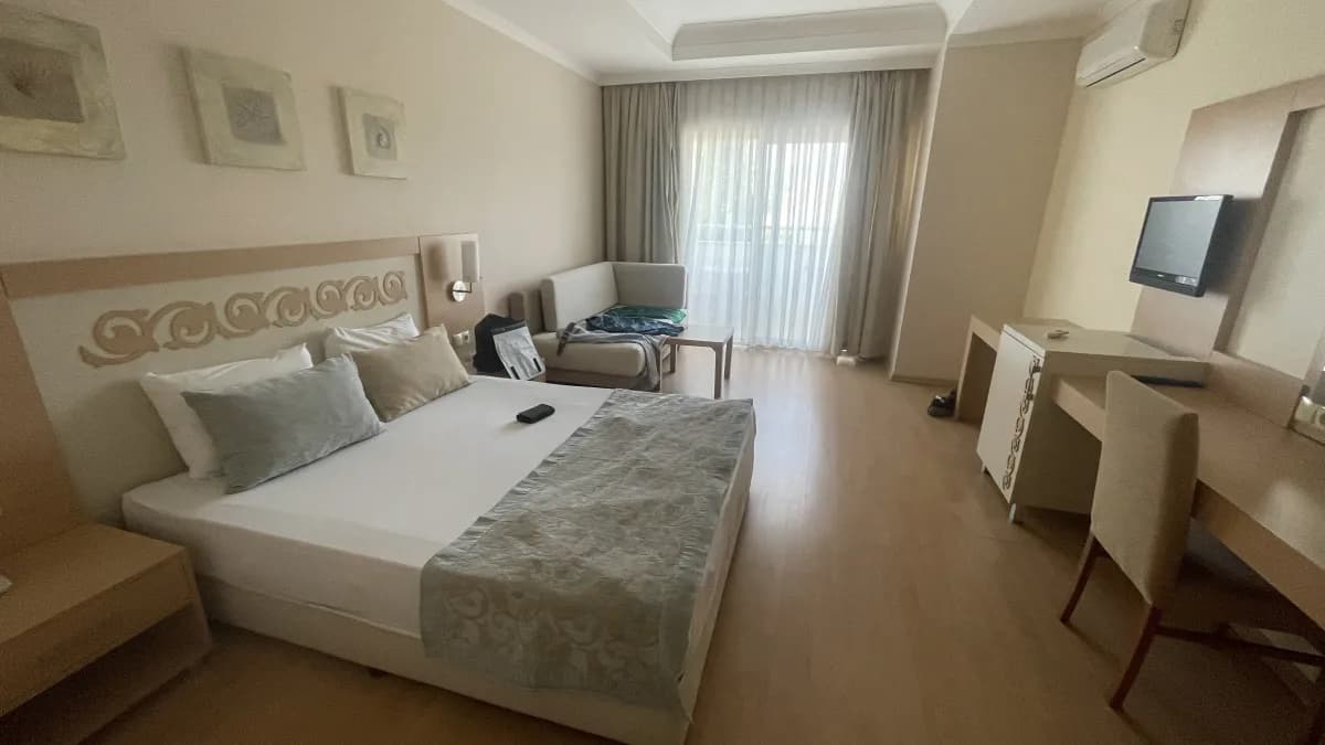 Titan Hotels - photo 2