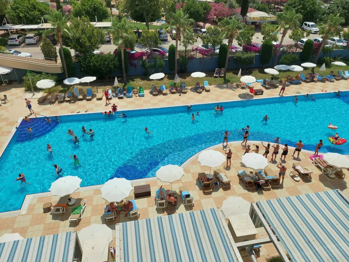 Titan Hotels - photo 8