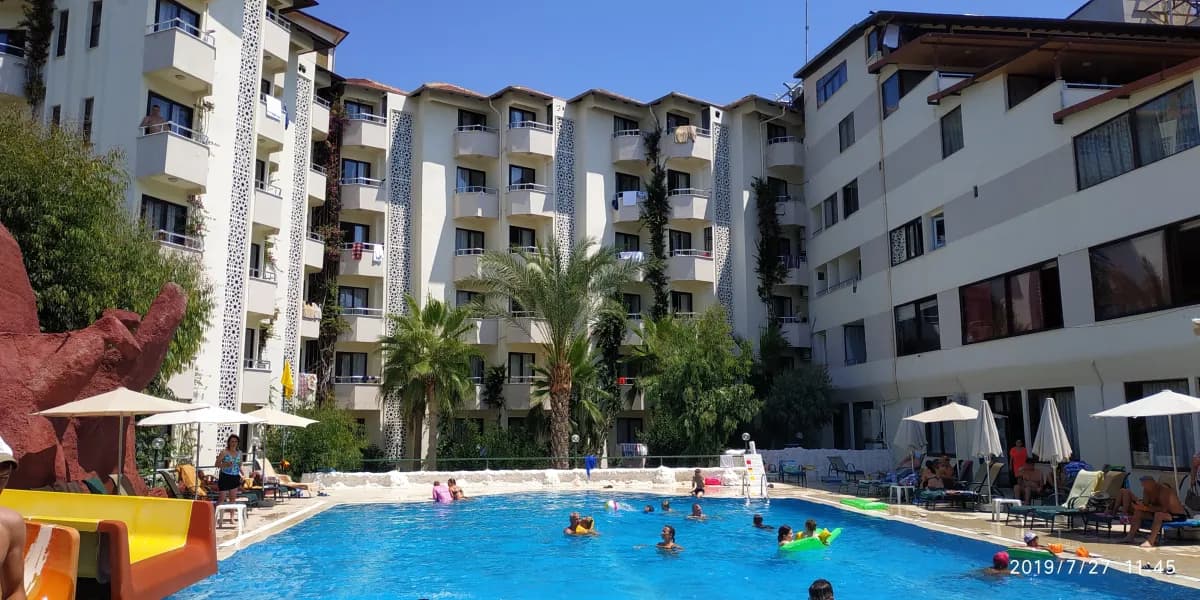 MC Mahberi Beach Hotel