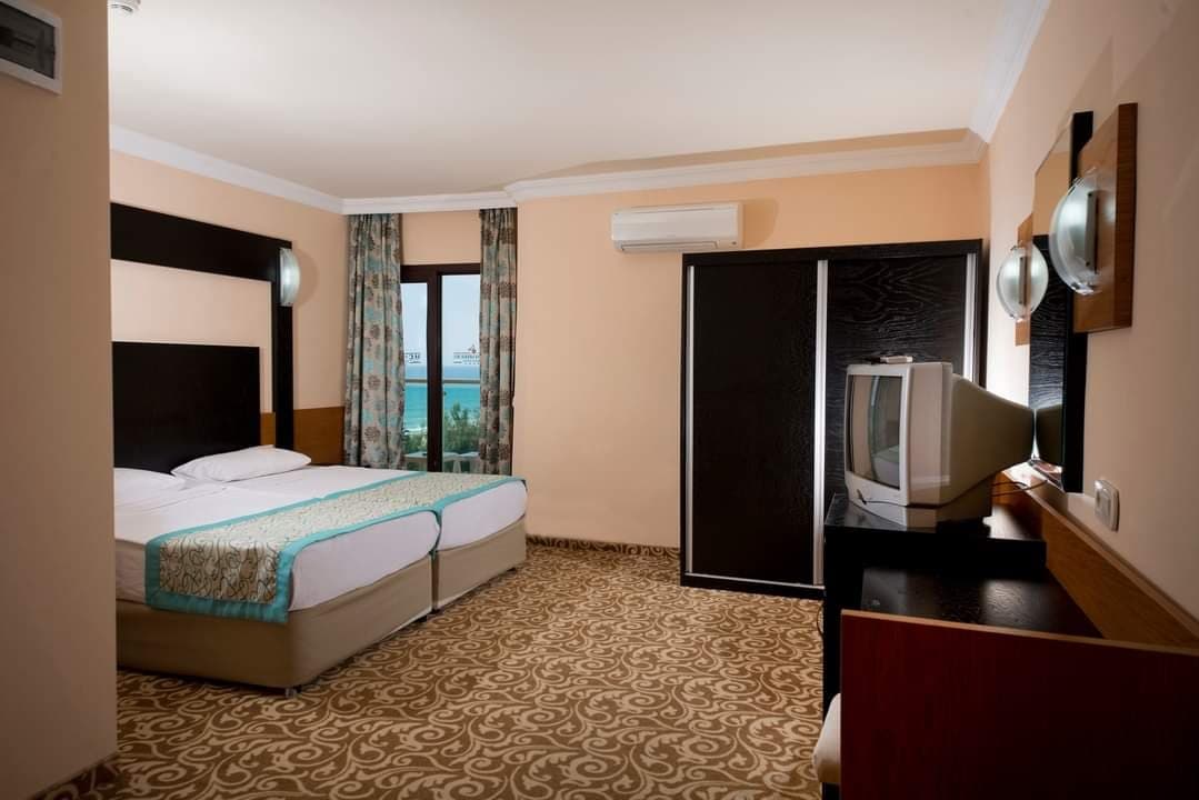 MC Mahberi Beach Hotel - photo 2