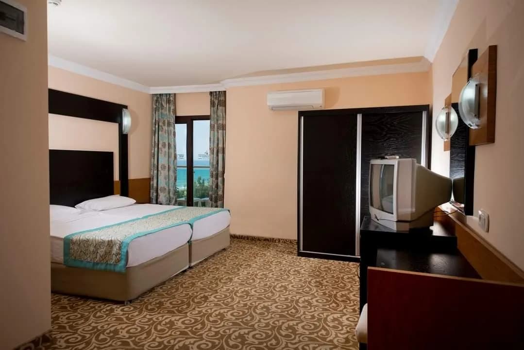 MC Mahberi Beach Hotel - photo 2