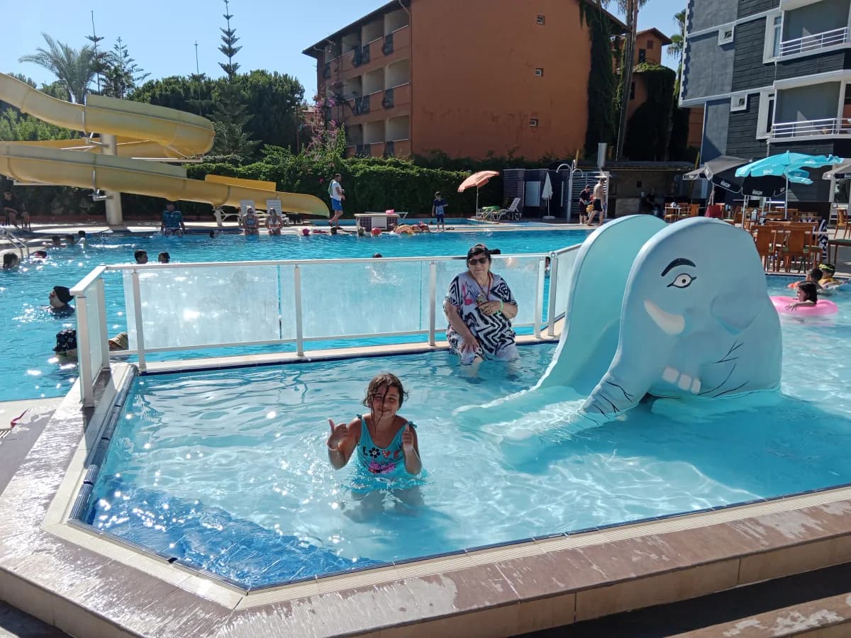 Mediterranean Breeze Hotel - photo 10