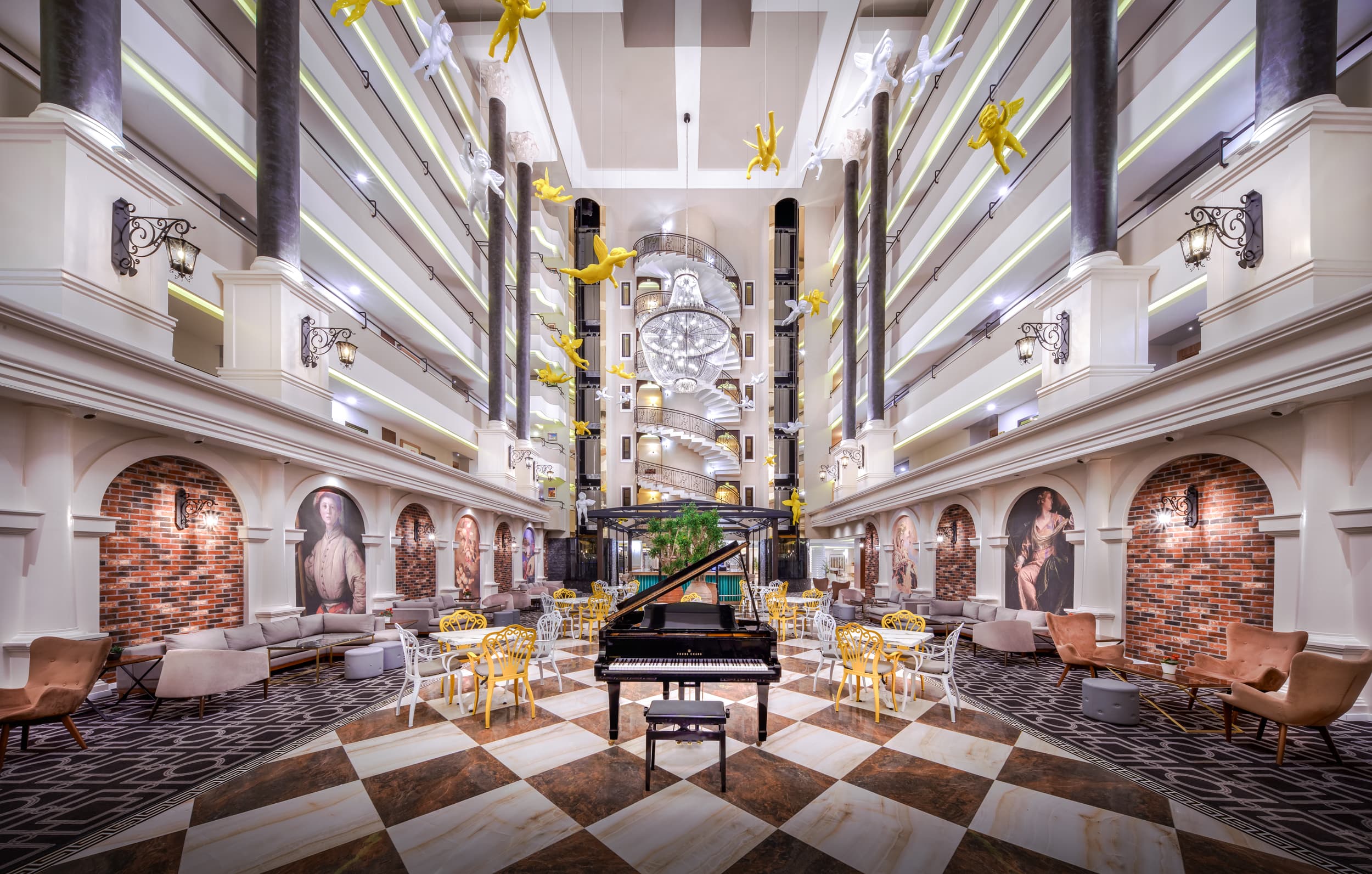 Royal Garden Select & Suite Hotel