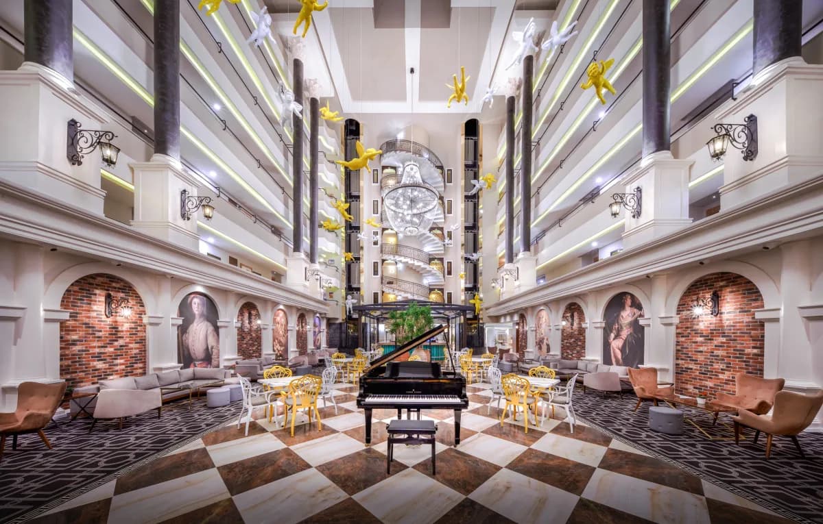 Royal Garden Select & Suite Hotel
