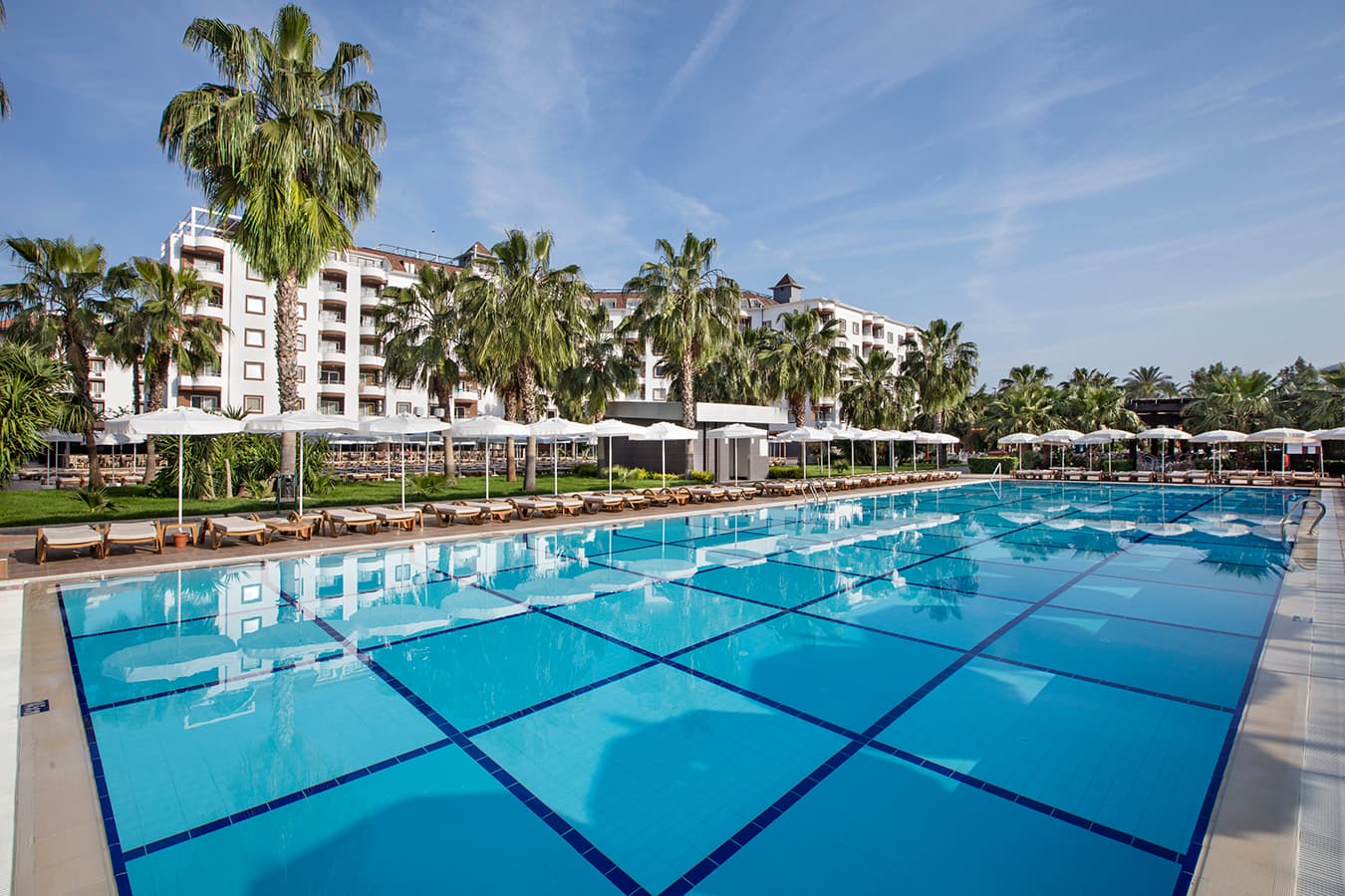 Royal Garden Select & Suite Hotel - photo 3