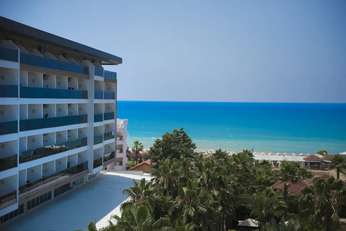 Royal Garden Select & Suite Hotel - photo 7