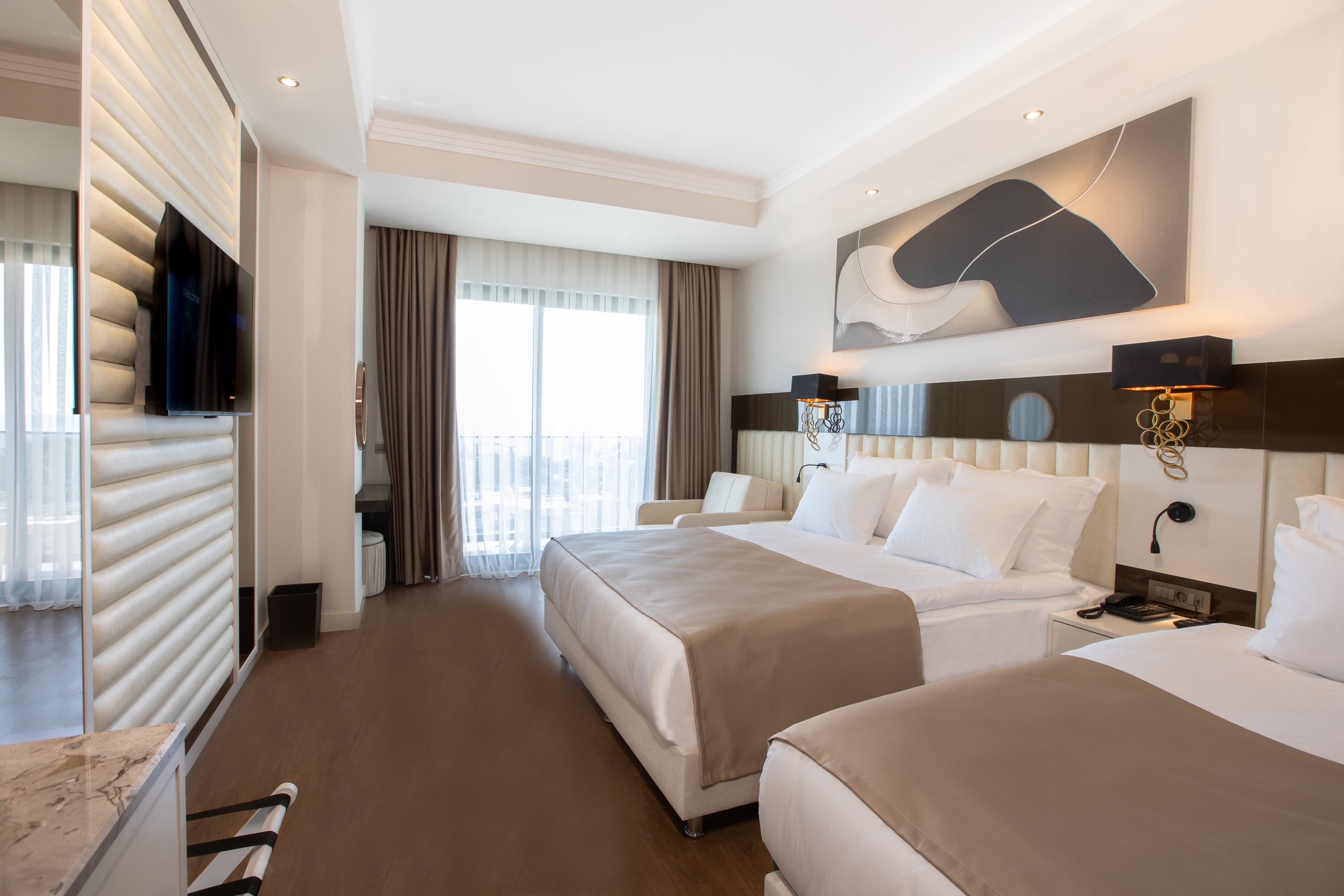 Serenity Queen Hotel - photo 2