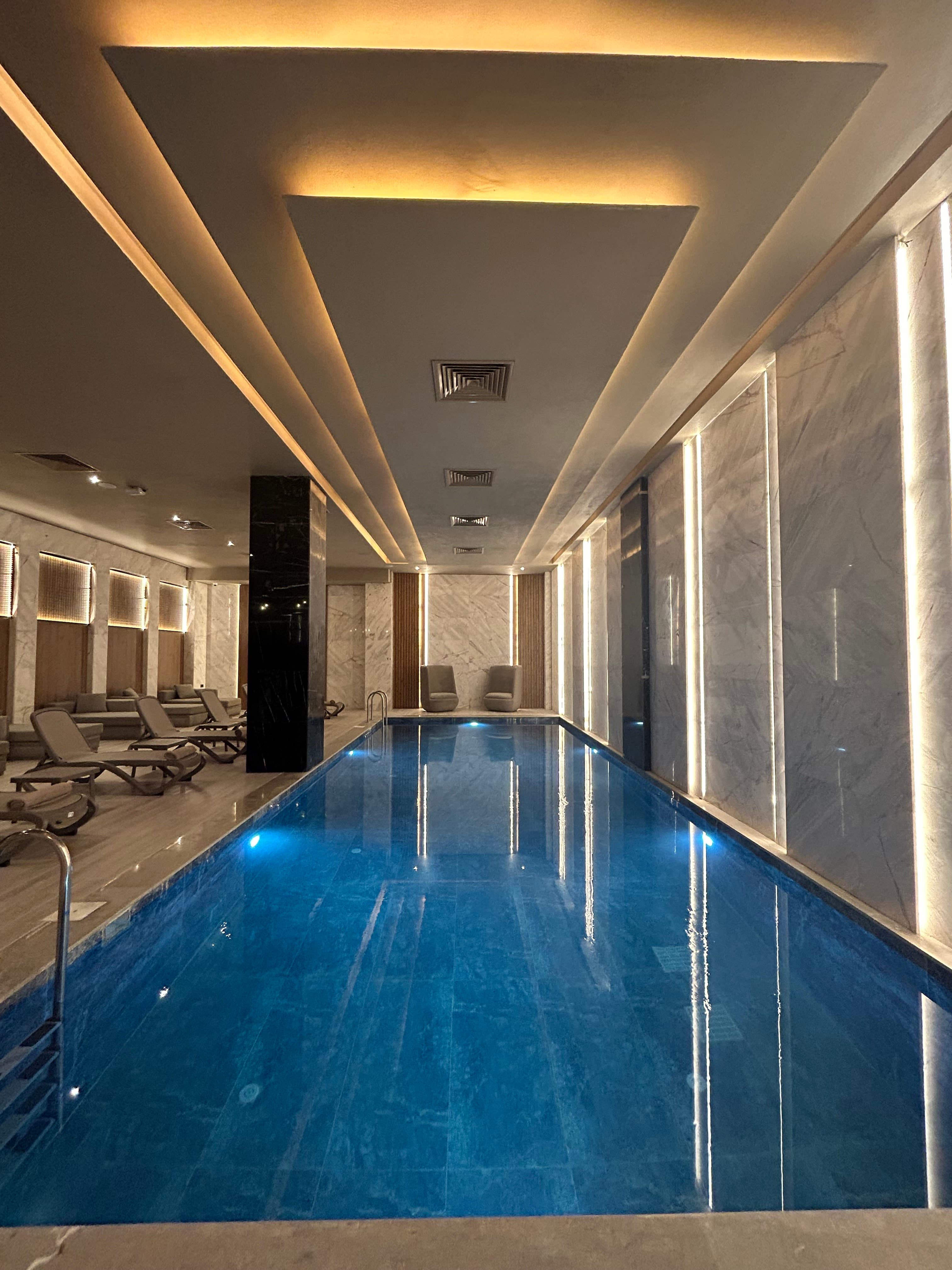 Serenity Queen Hotel - photo 5