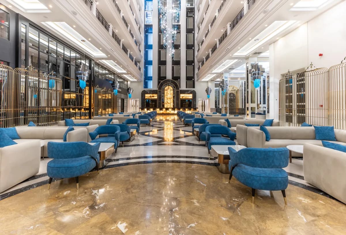 Serenity Queen Hotel - photo 8