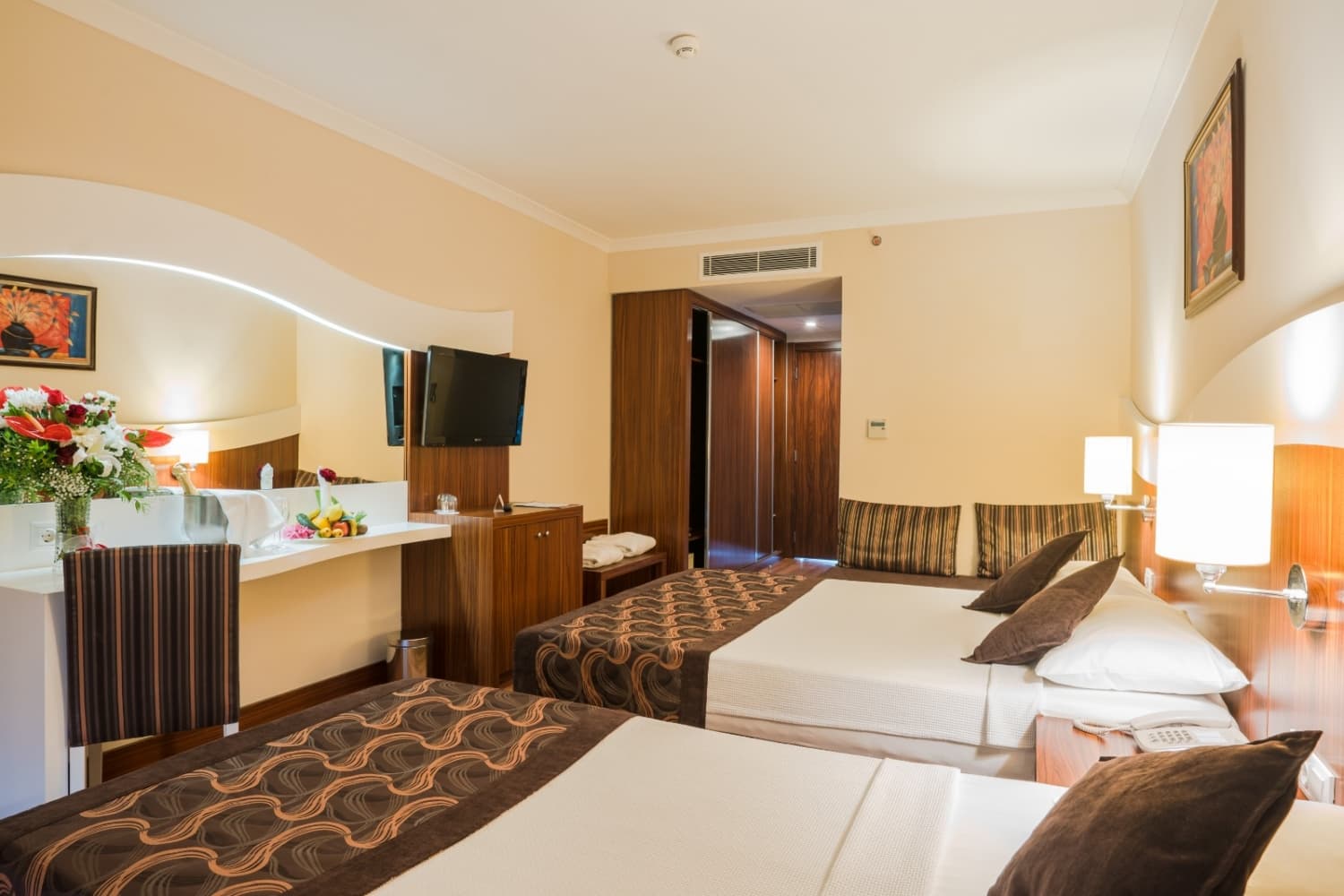 Throne Beach Resort & Spa - photo 2