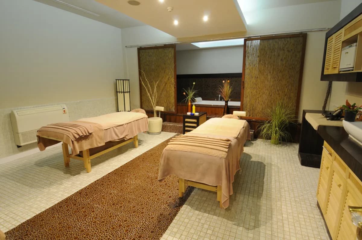 Goldcity Hotel - photo 2