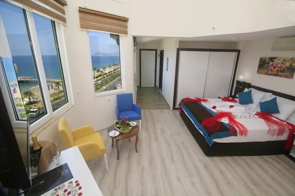 Klas More Beach Hotel - photo 2