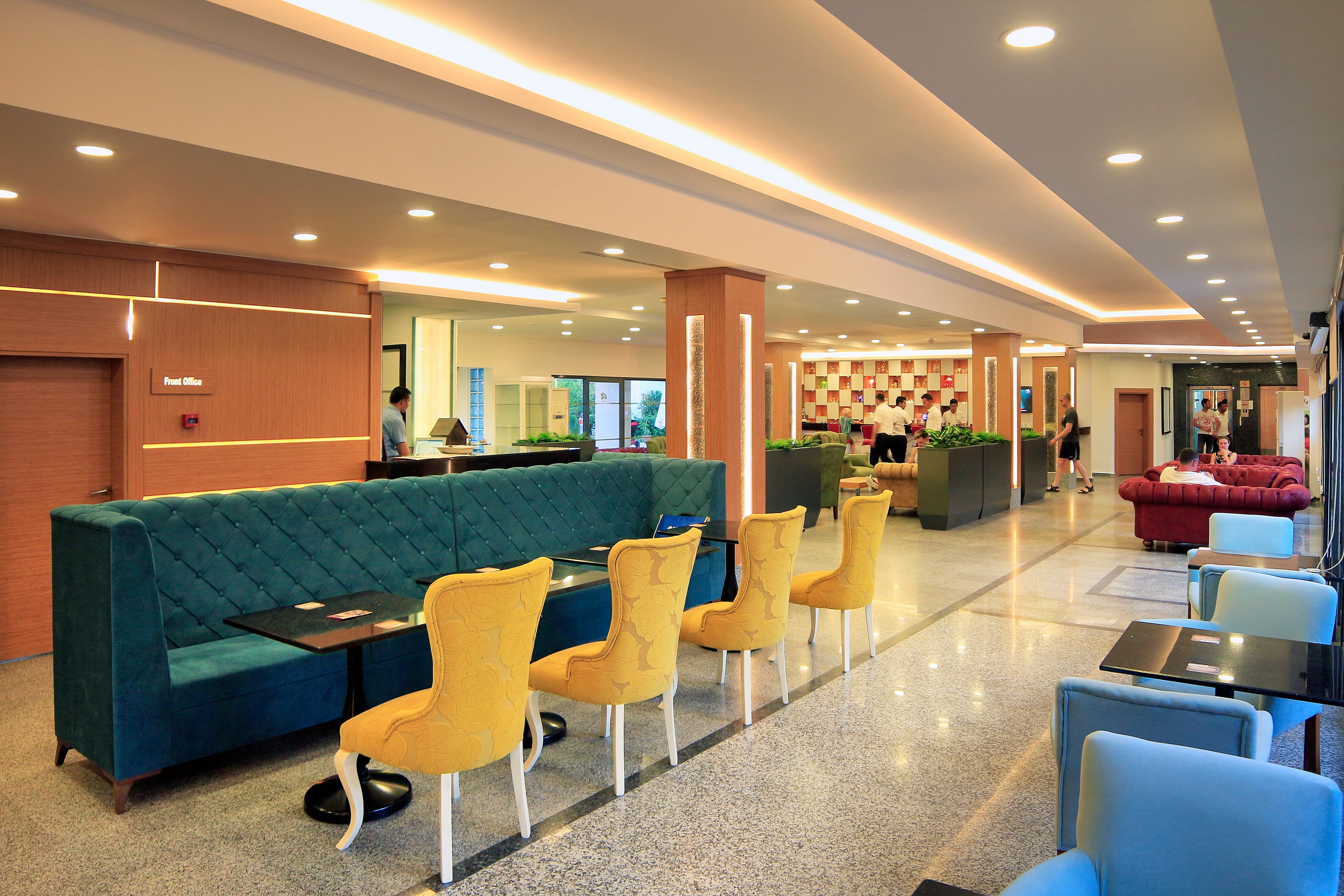 Club Aqua Plaza - photo 5