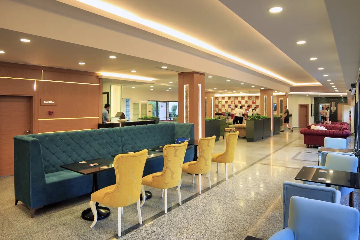 Club Aqua Plaza - photo 5