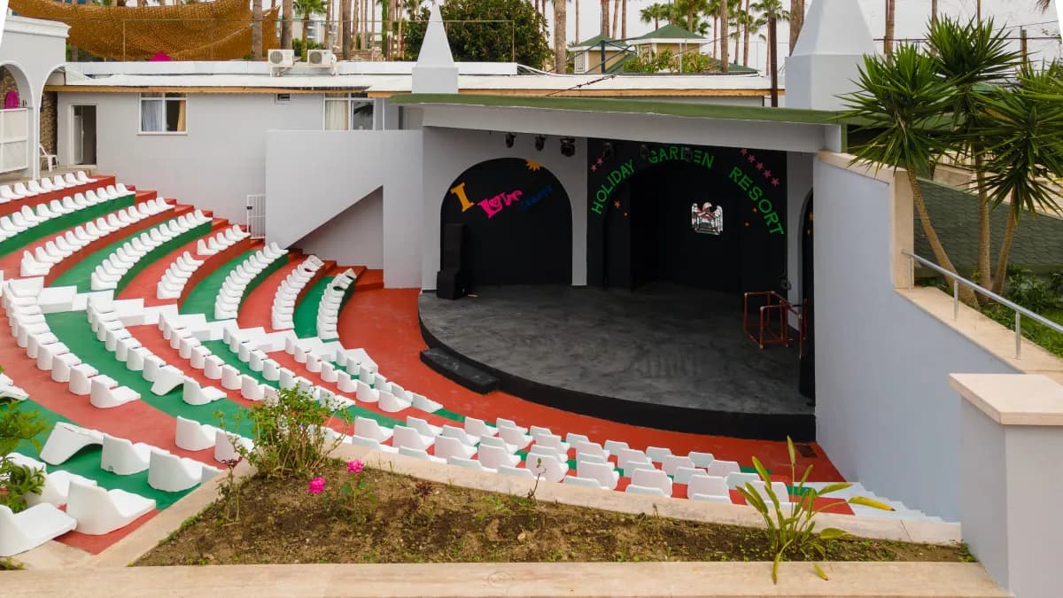 Holiday Garden Resort - photo 10