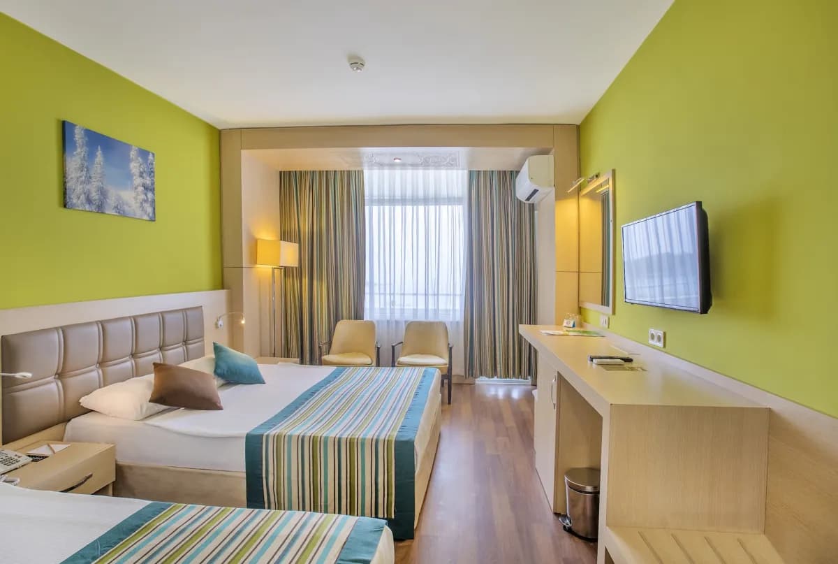 Mira Meridia Beach Hotel - photo 2