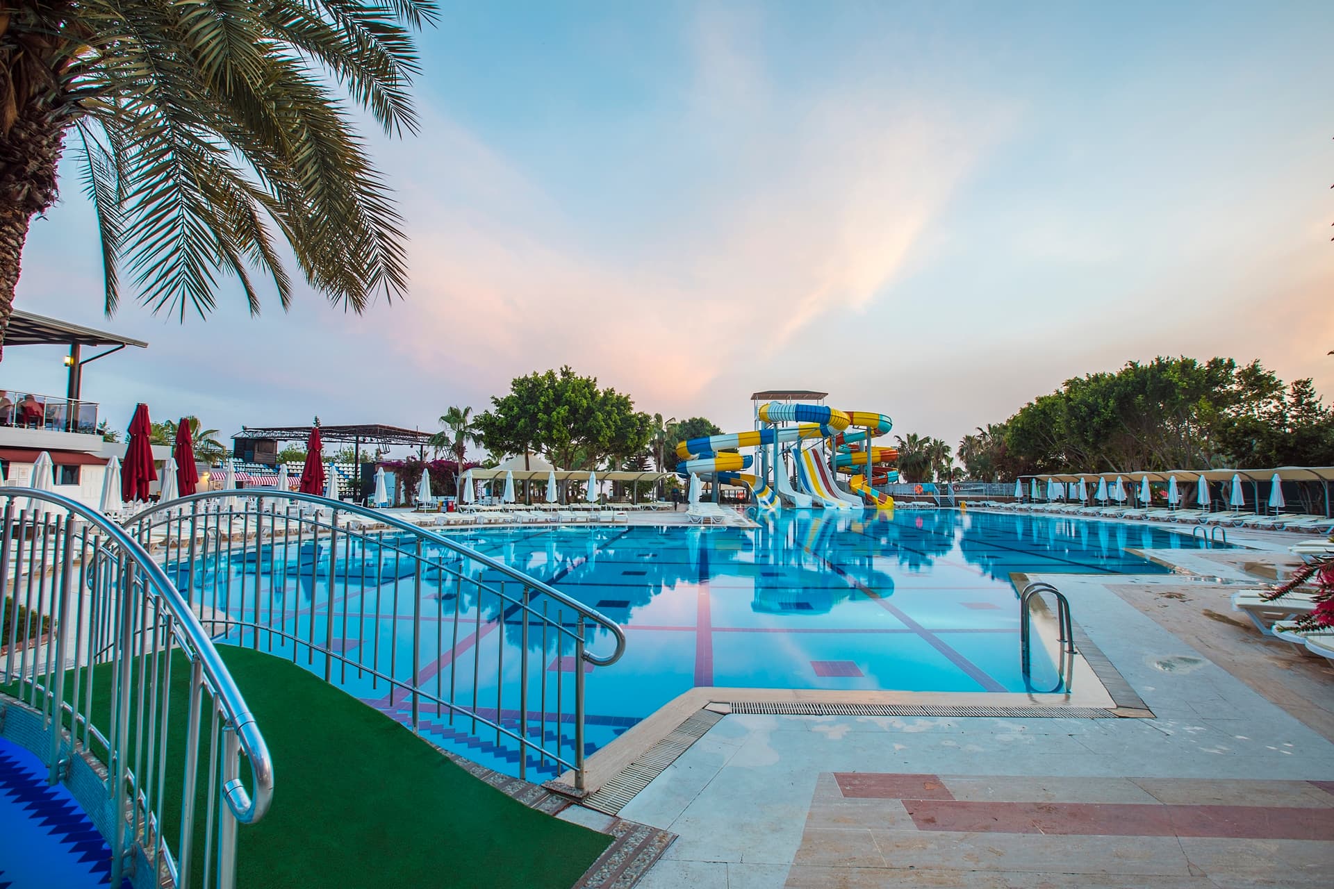 Mira Meridia Beach Hotel - photo 3