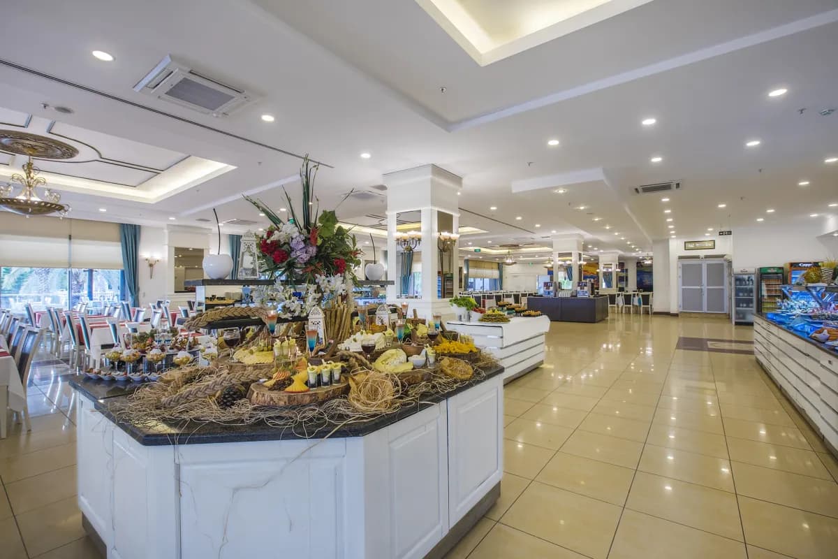 Mira Meridia Beach Hotel - photo 5