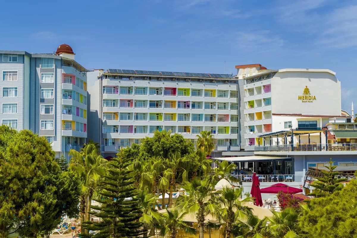 Mira Meridia Beach Hotel - photo 9