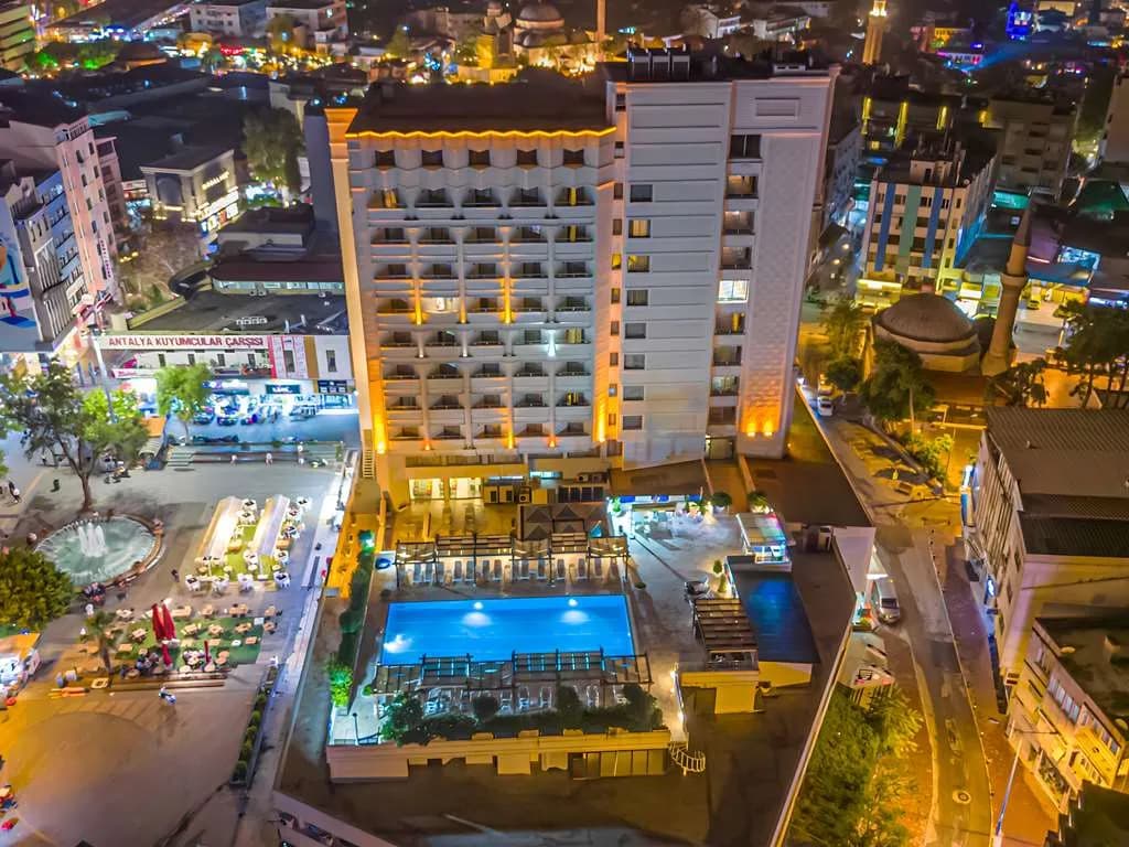 Best Western Plus Khan Hotel - photo 9
