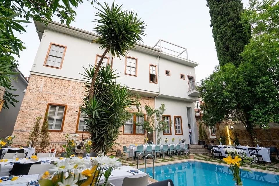 Delight Deluxe Hotel