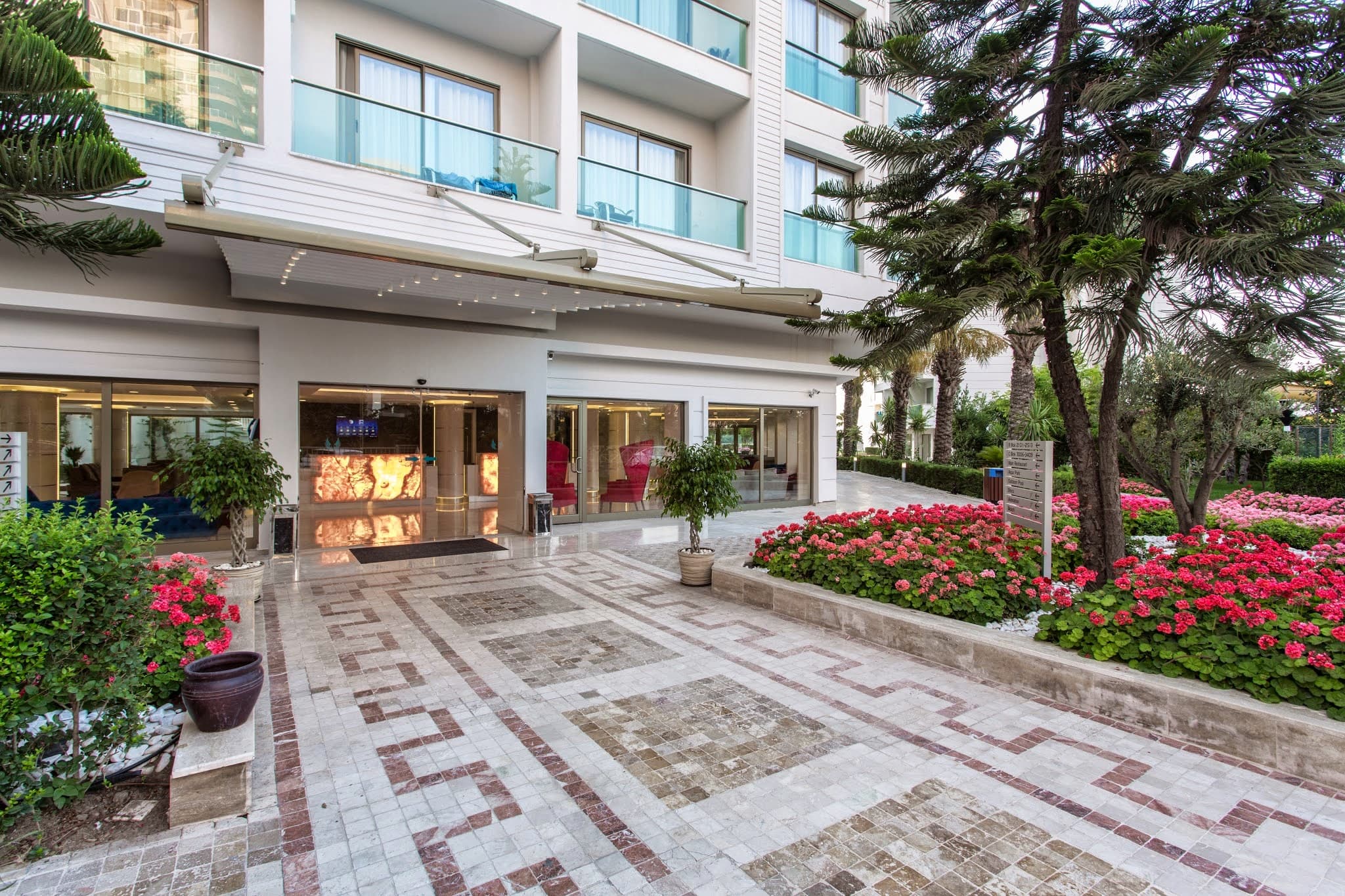 FALCON HOTEL
