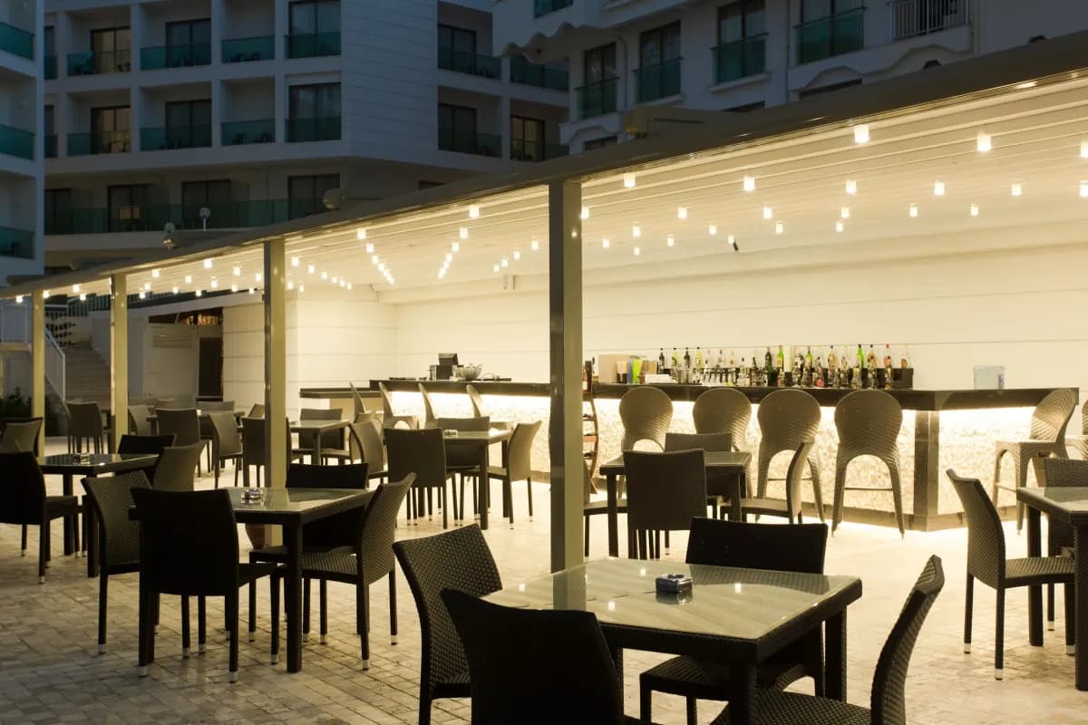 FALCON HOTEL - photo 8