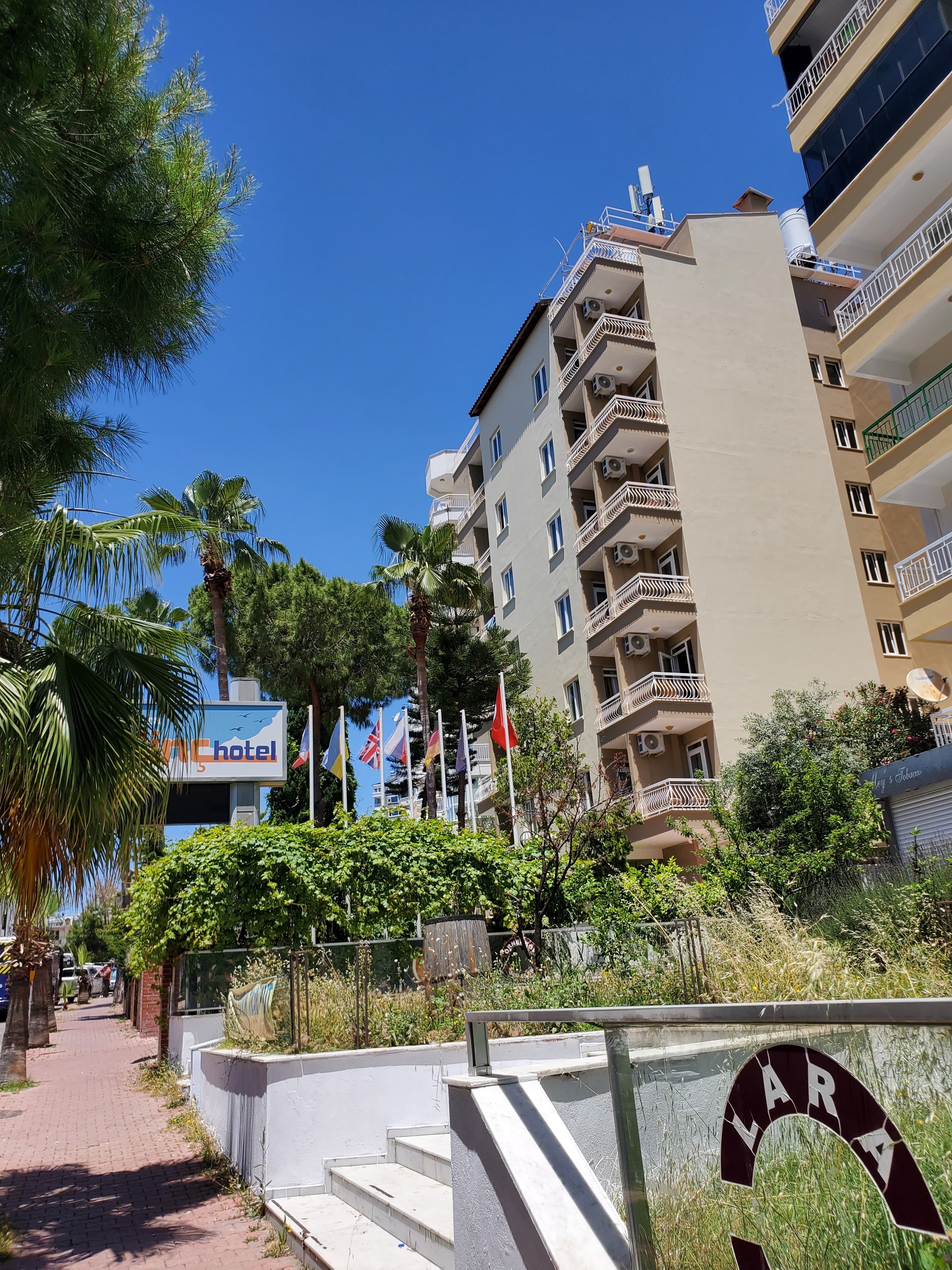Lara Dinc Hotel - photo 9