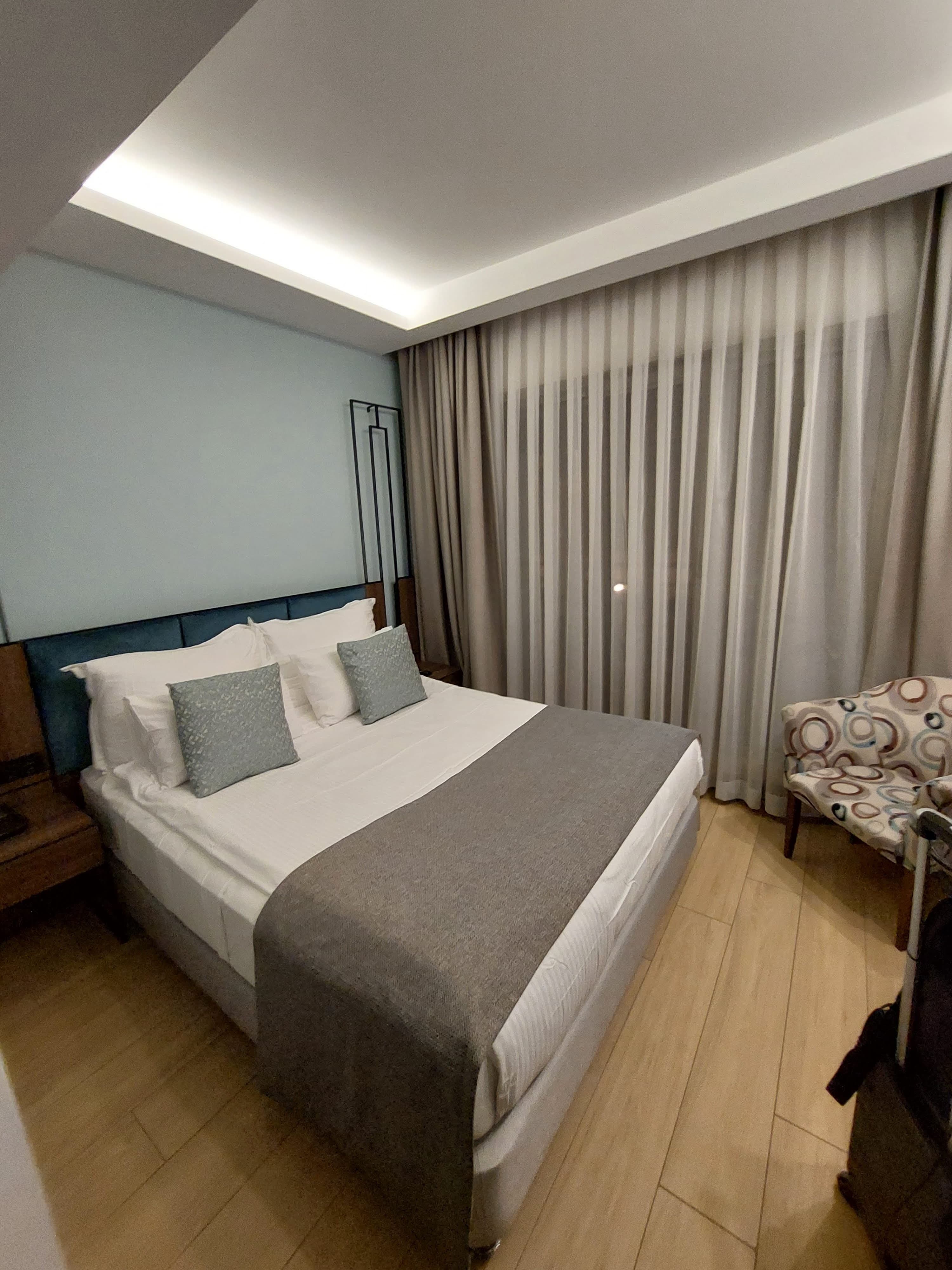 LEAF PORT HOTEL - photo 2
