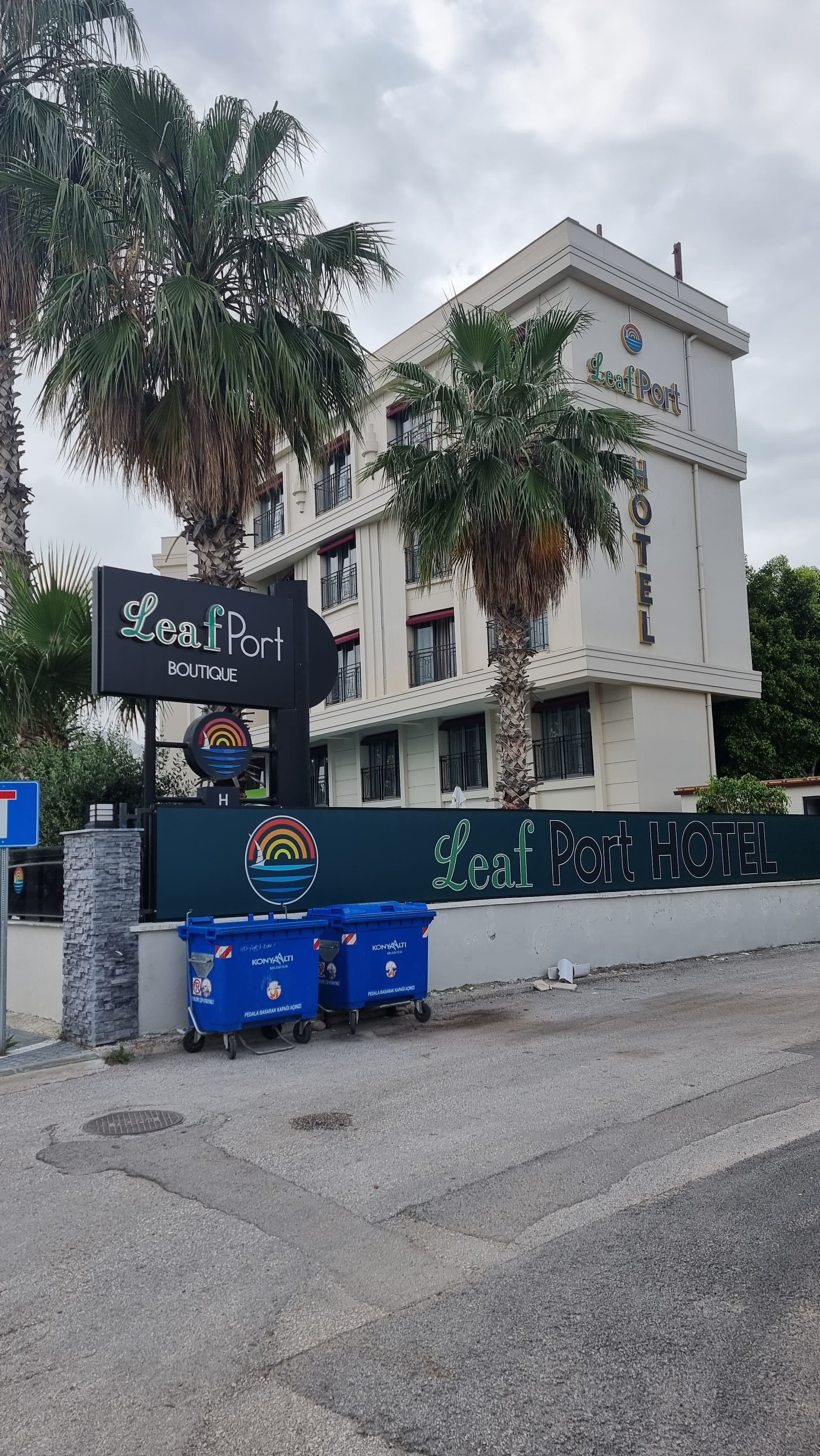 LEAF PORT HOTEL - photo 5