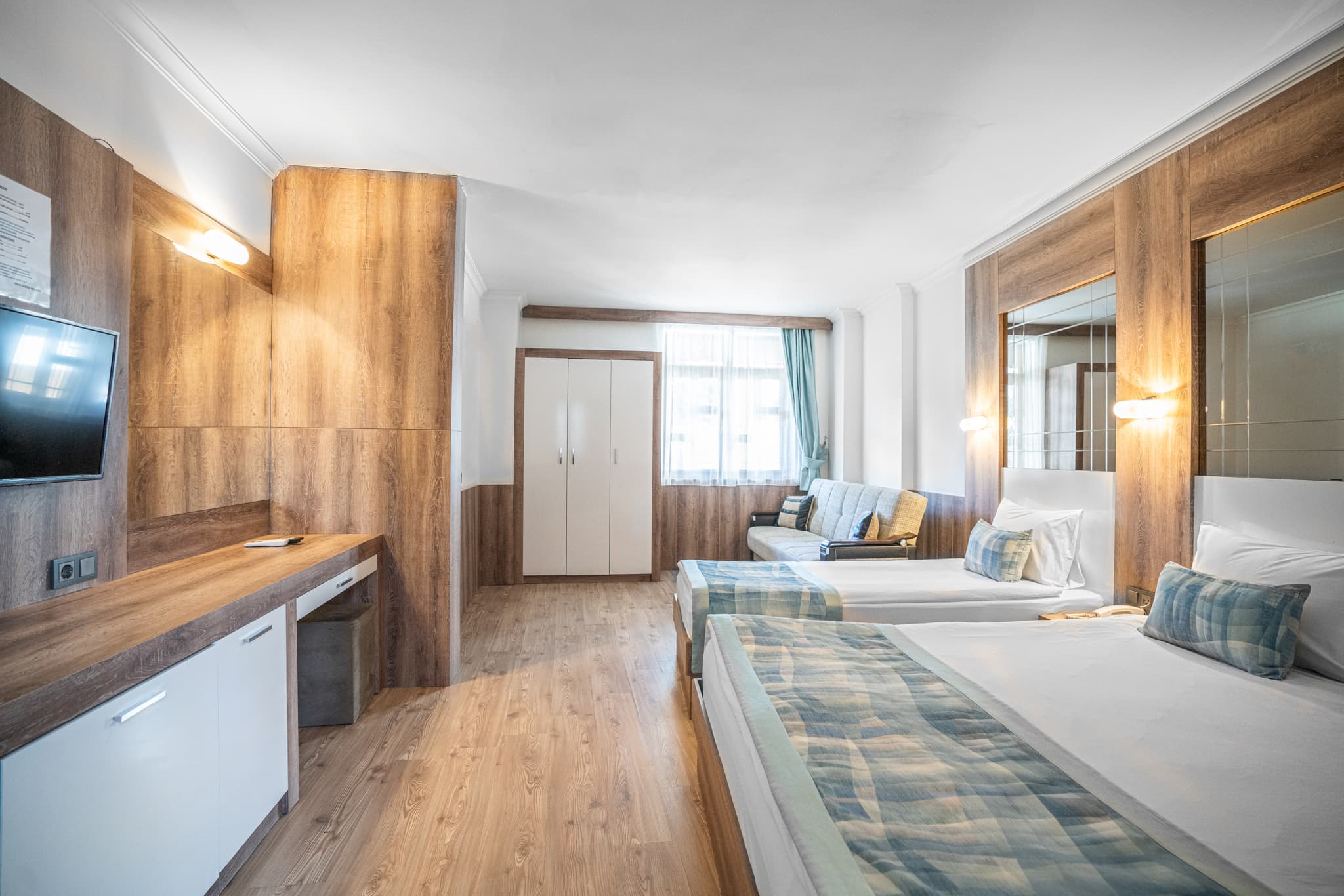 Oscar Boutique Hotel - photo 2