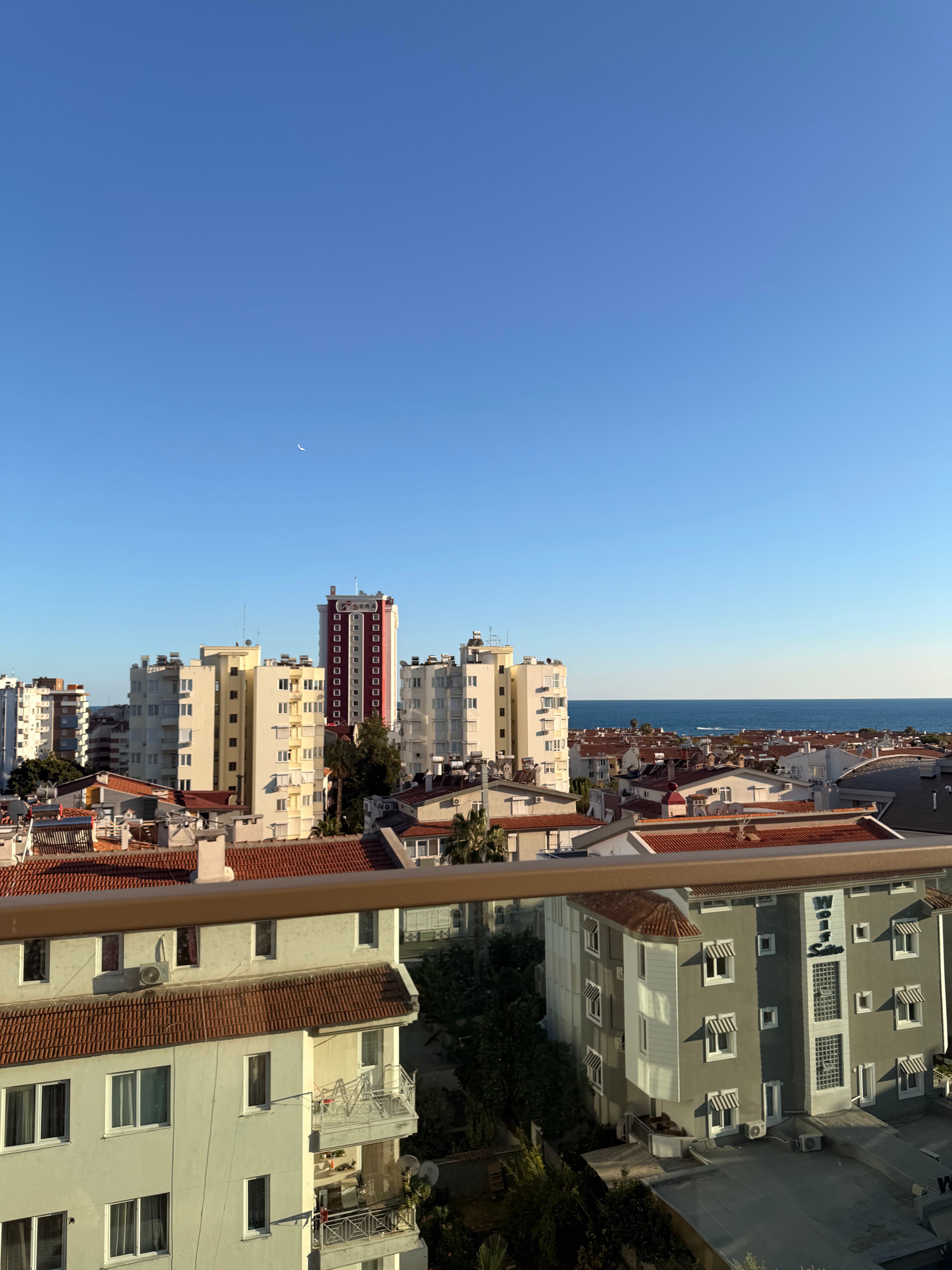 Awen Lara Hotel