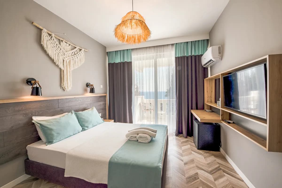 The Royal City Hotel - photo 2