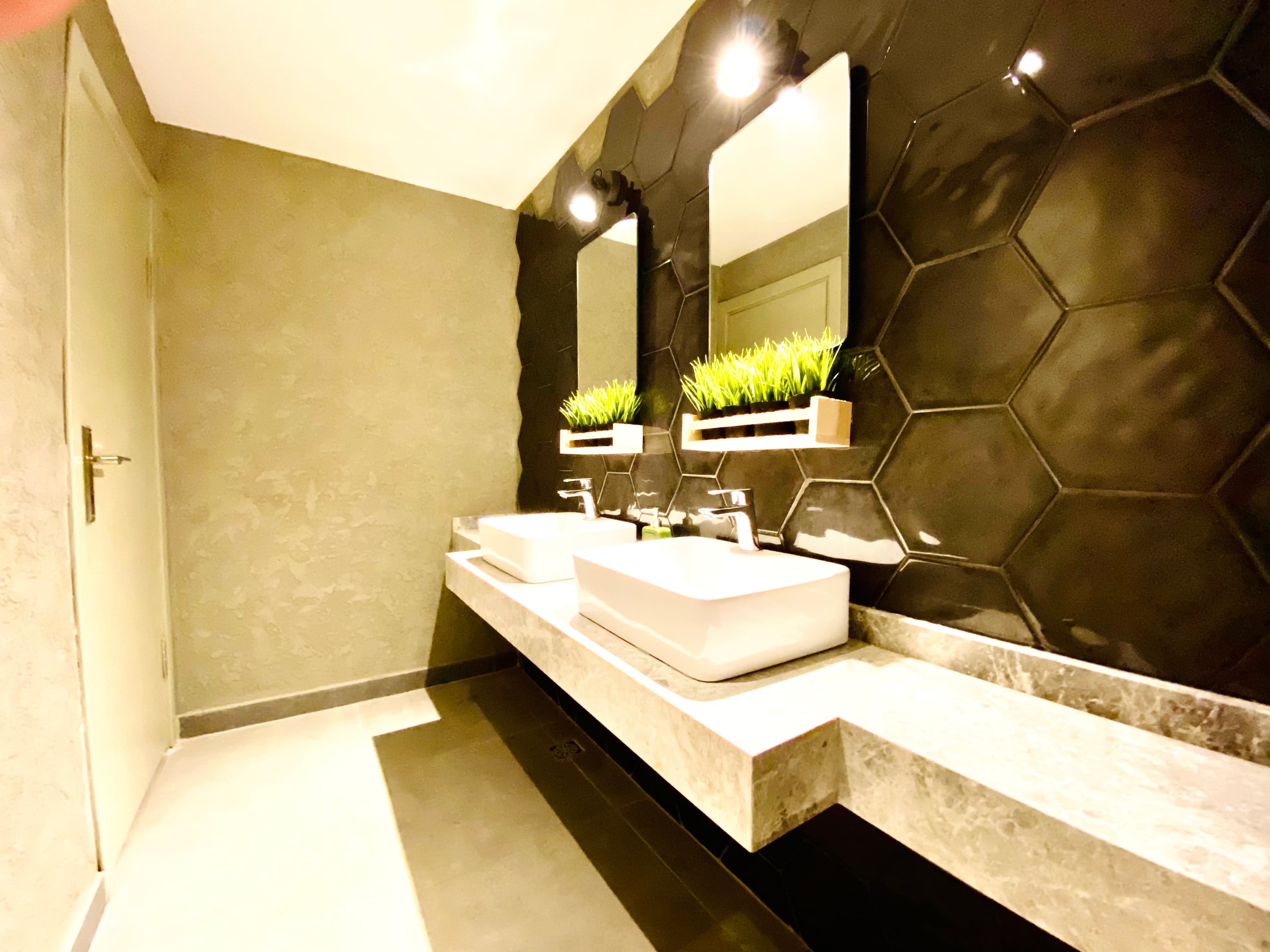 The Royal City Hotel - photo 4