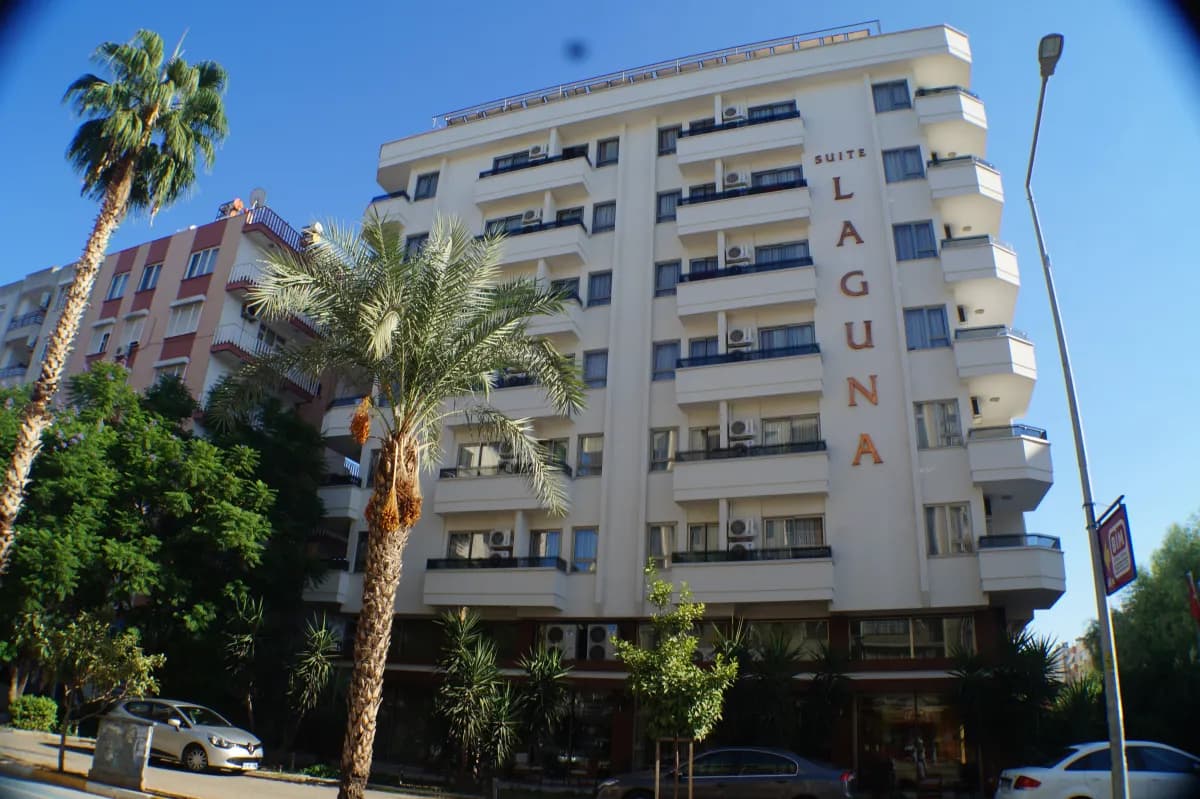 Suite Laguna Hotel - photo 4