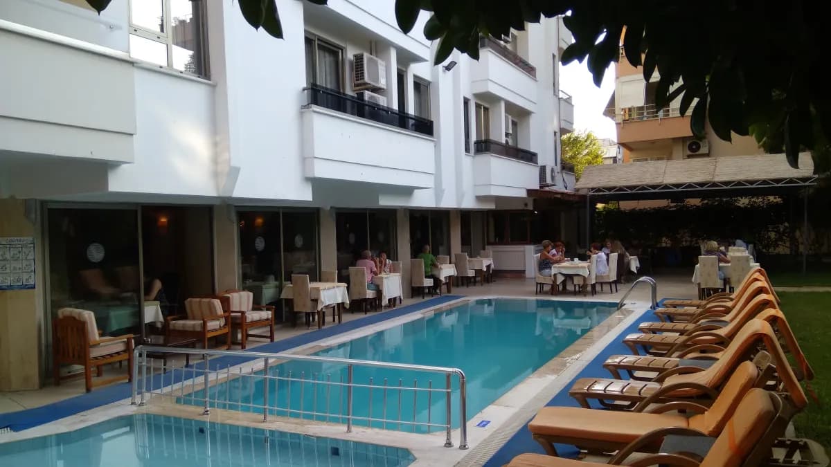 Suite Laguna Hotel - photo 10