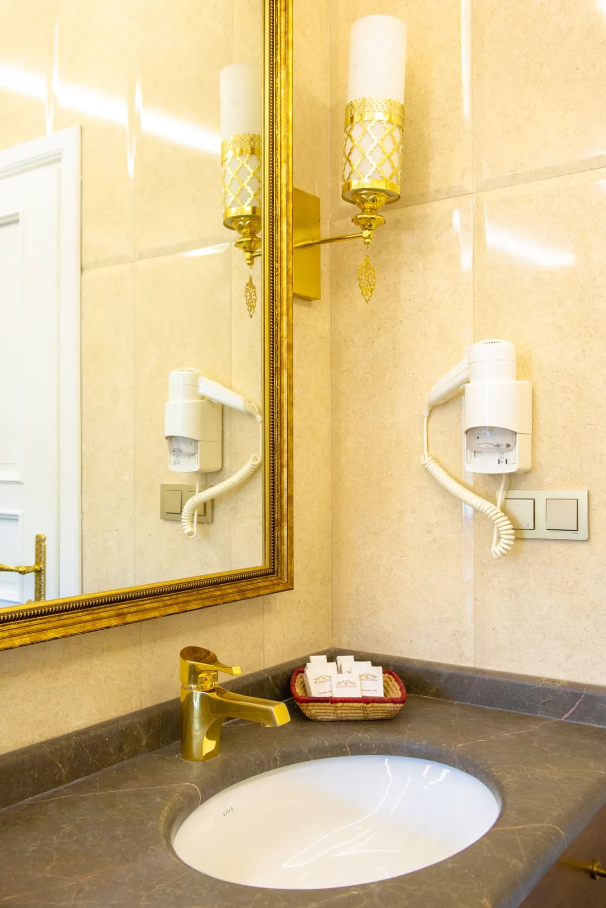 Tuvana Hotel - photo 4