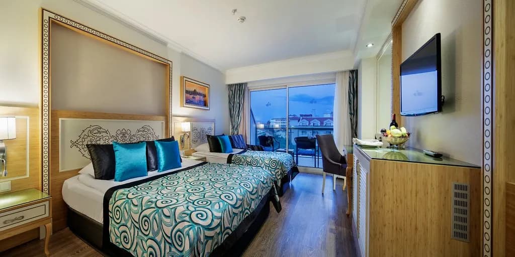 Crystal Waterworld Resort & Spa - photo 2