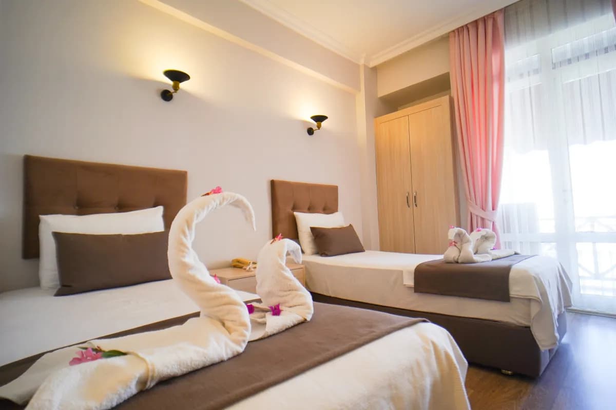 Winecity Hotel - photo 2