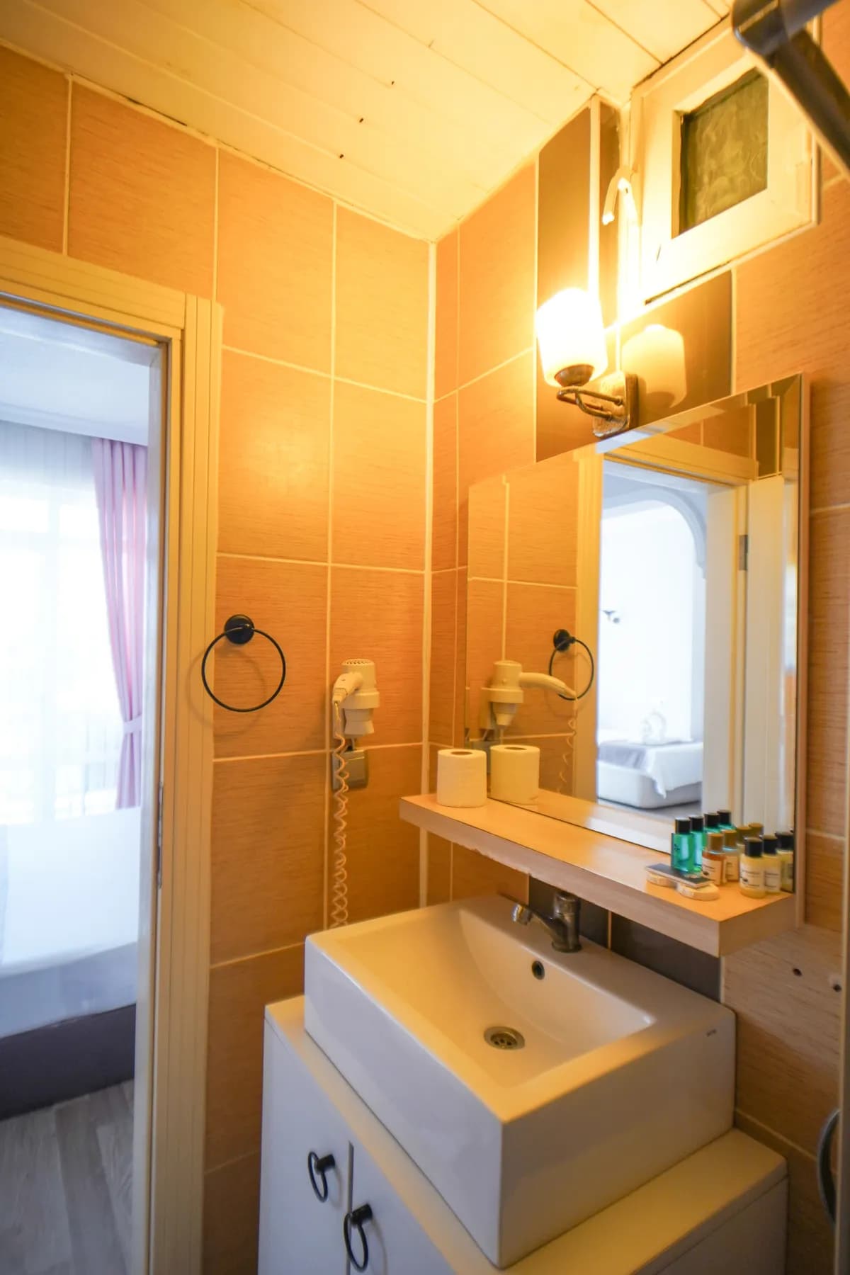 Winecity Hotel - photo 4