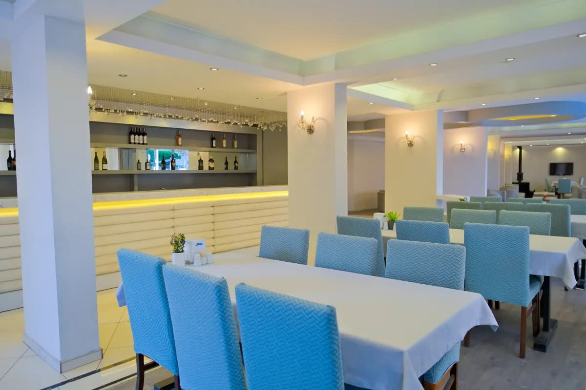 Winecity Hotel - photo 6