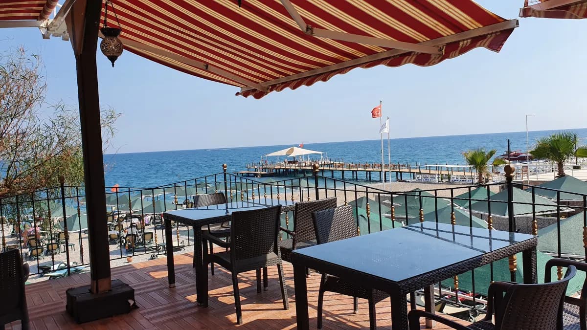 Aleria Belport Beach Hotel - photo 8