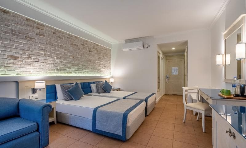 CHAMPION HOLIDAY VILLAGE - photo 2