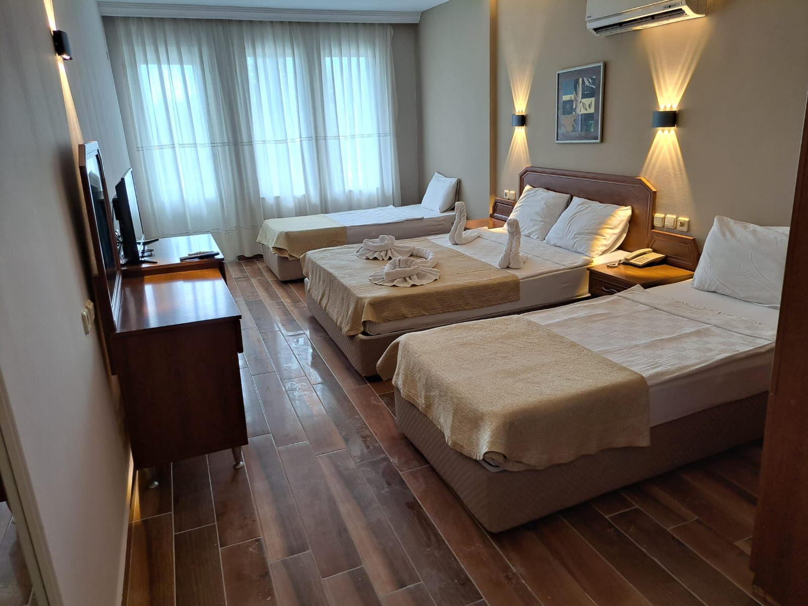 Vogue Royal Beach Hotel - photo 7