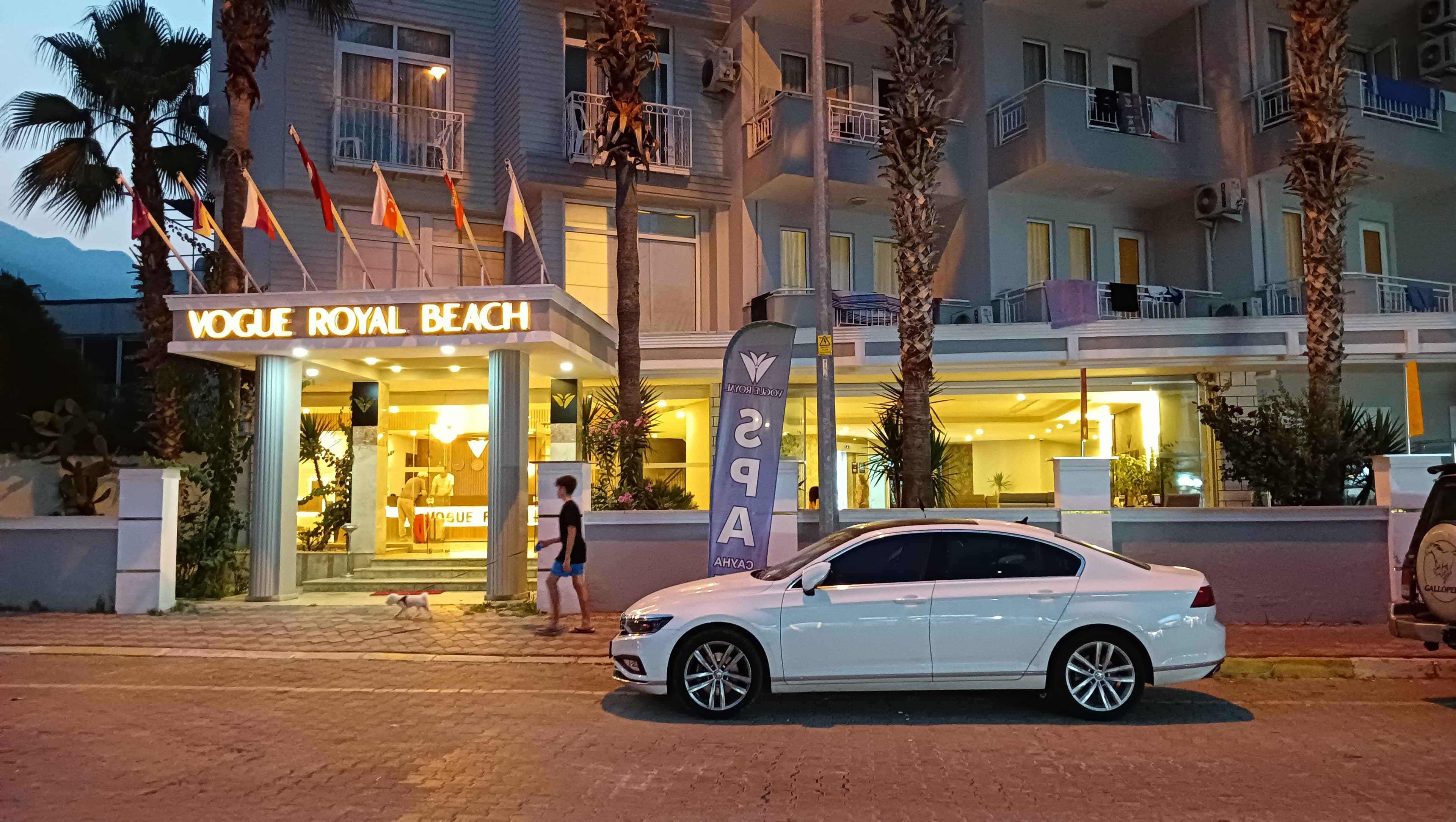 Vogue Royal Beach Hotel - photo 9
