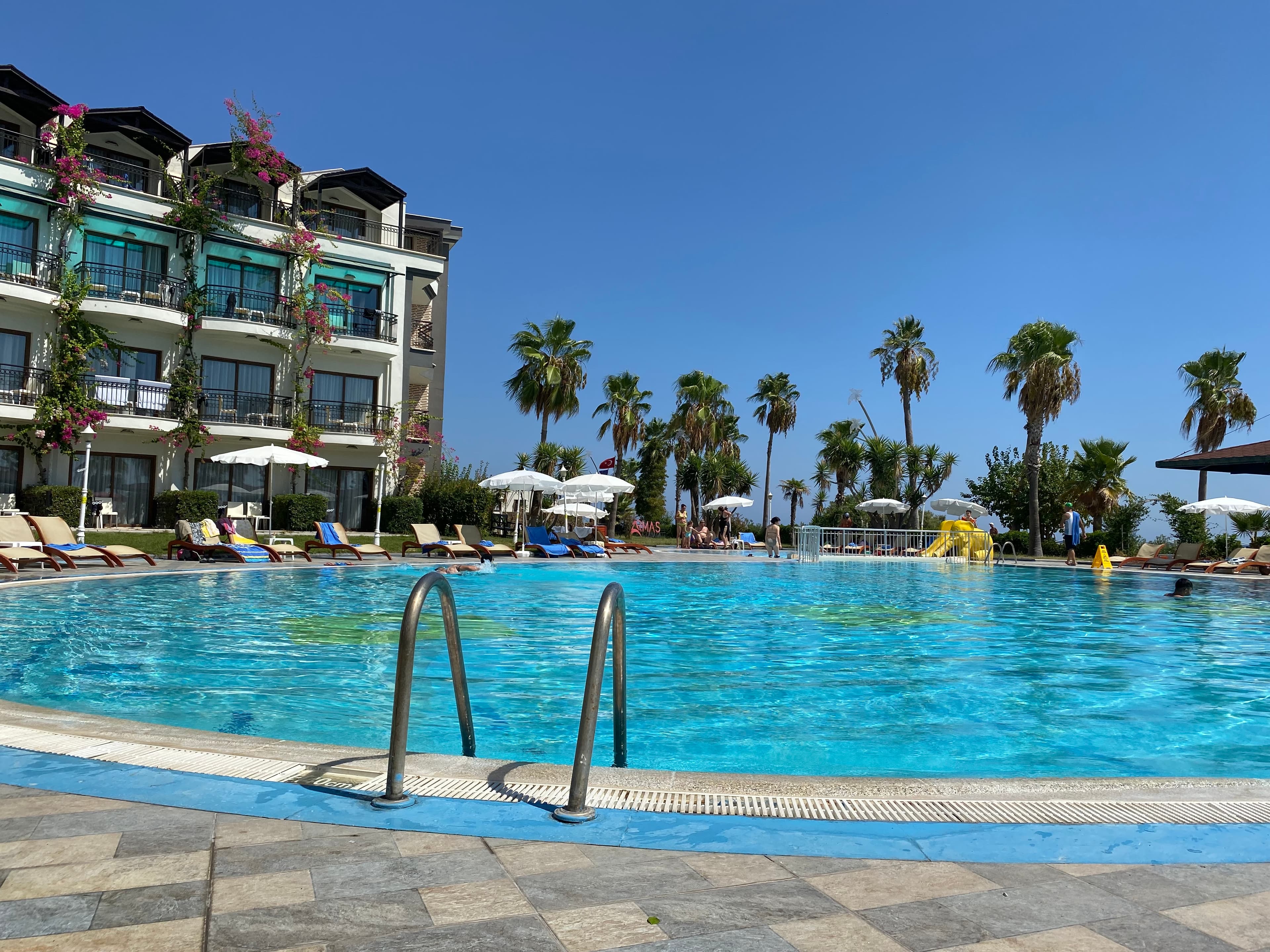 Asdem Beach Labada Hotel