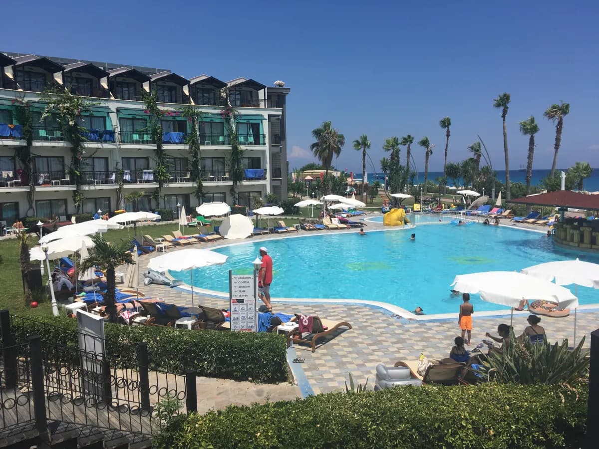 Asdem Beach Labada Hotel - photo 4