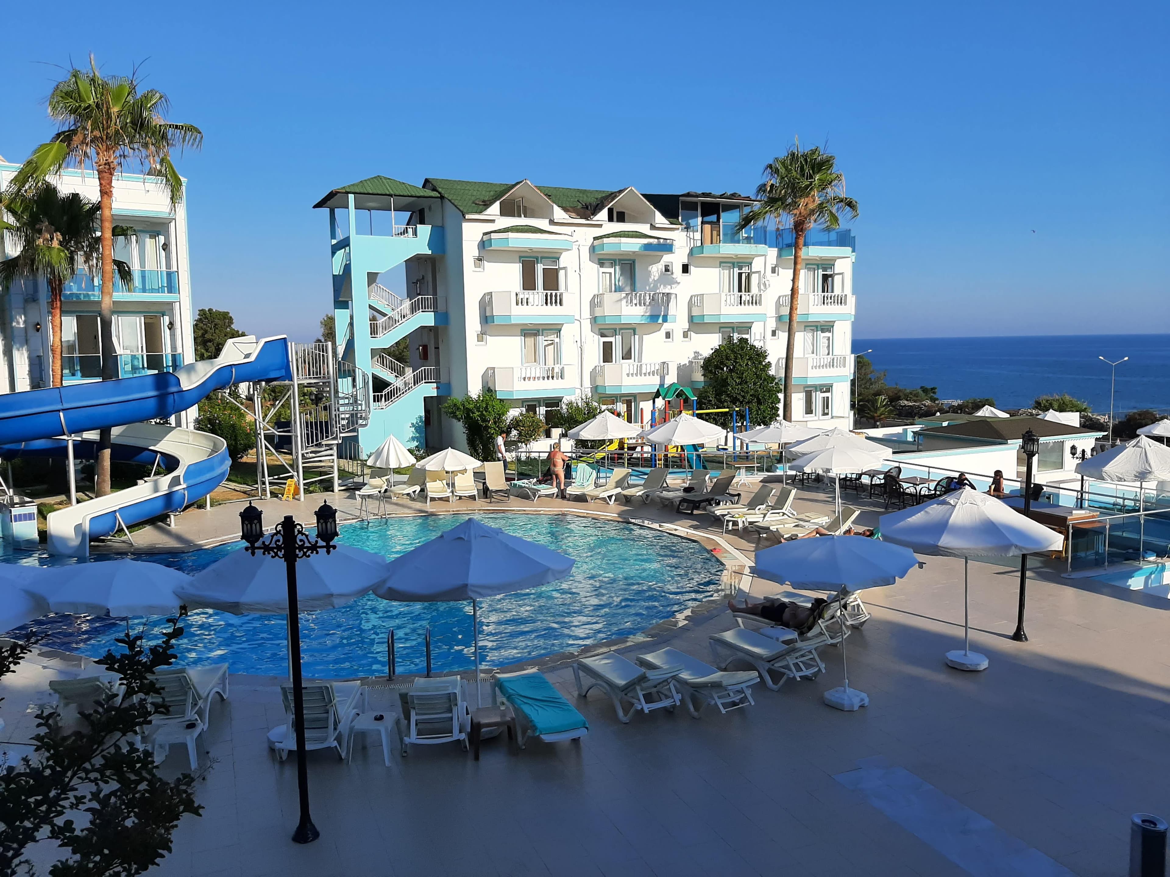 Catinsos Beach Garden Hotel - photo 3