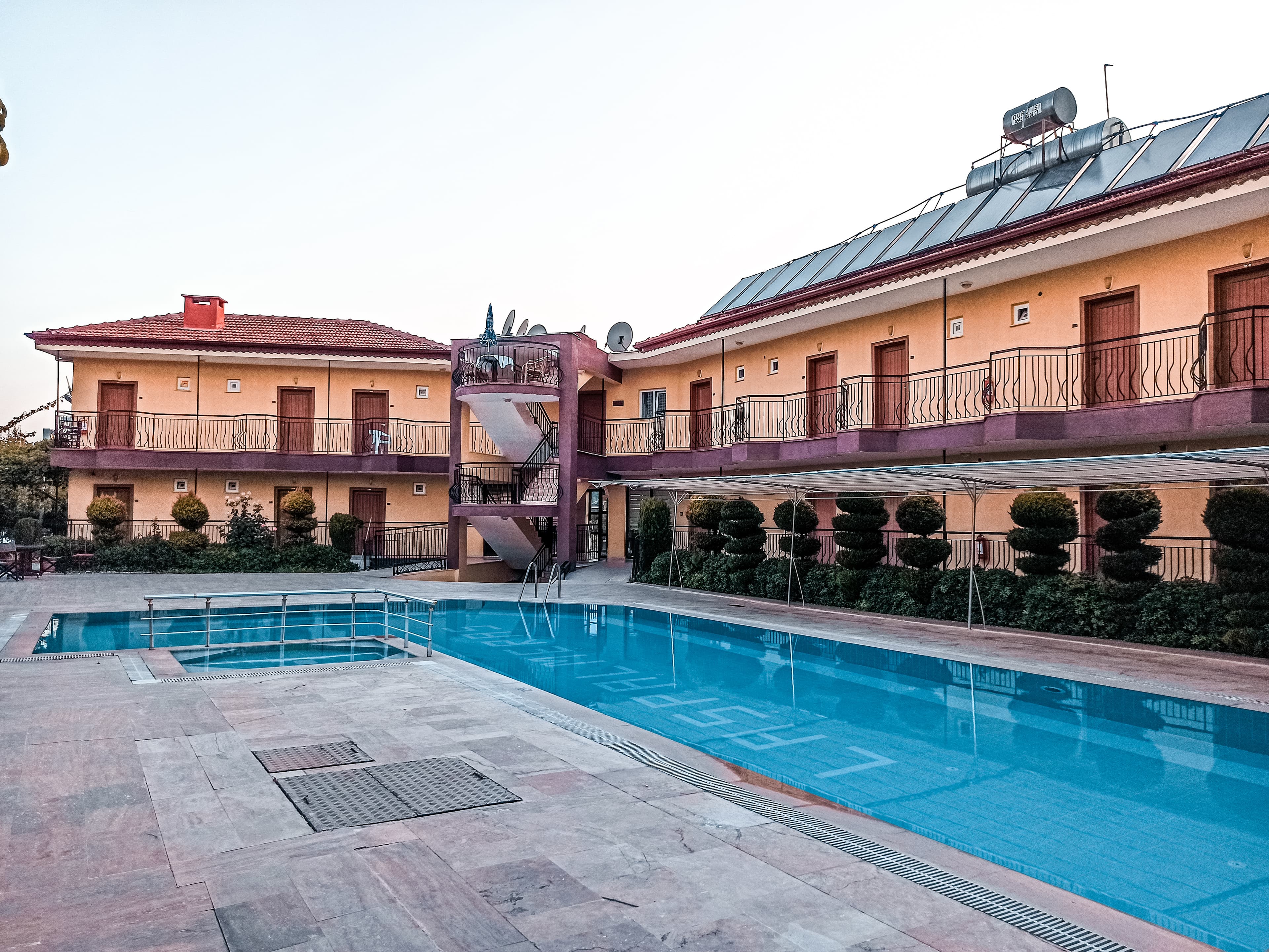 Las Palmeras Hotel - photo 4